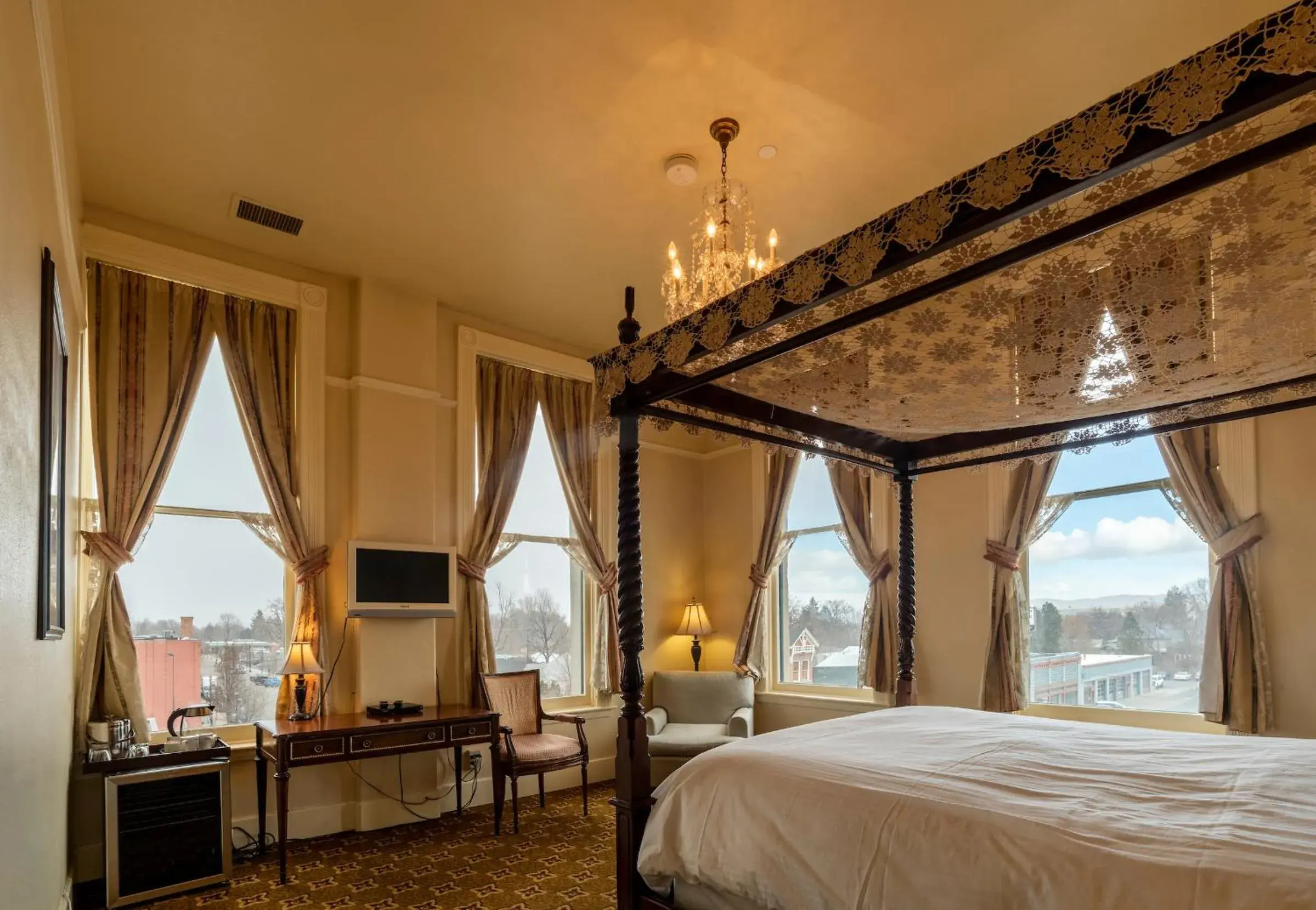 Bed in Geiser Grand Hotel Bed in Geiser Grand Hotel