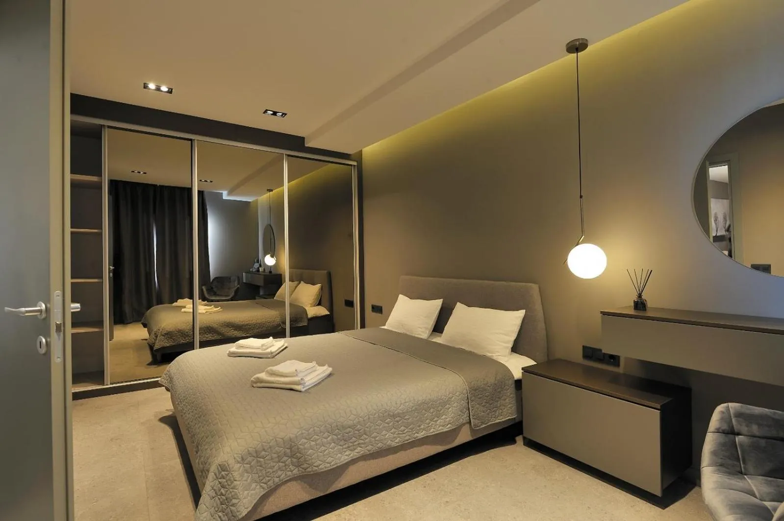 Bedroom, Bed in Sofia Apartments