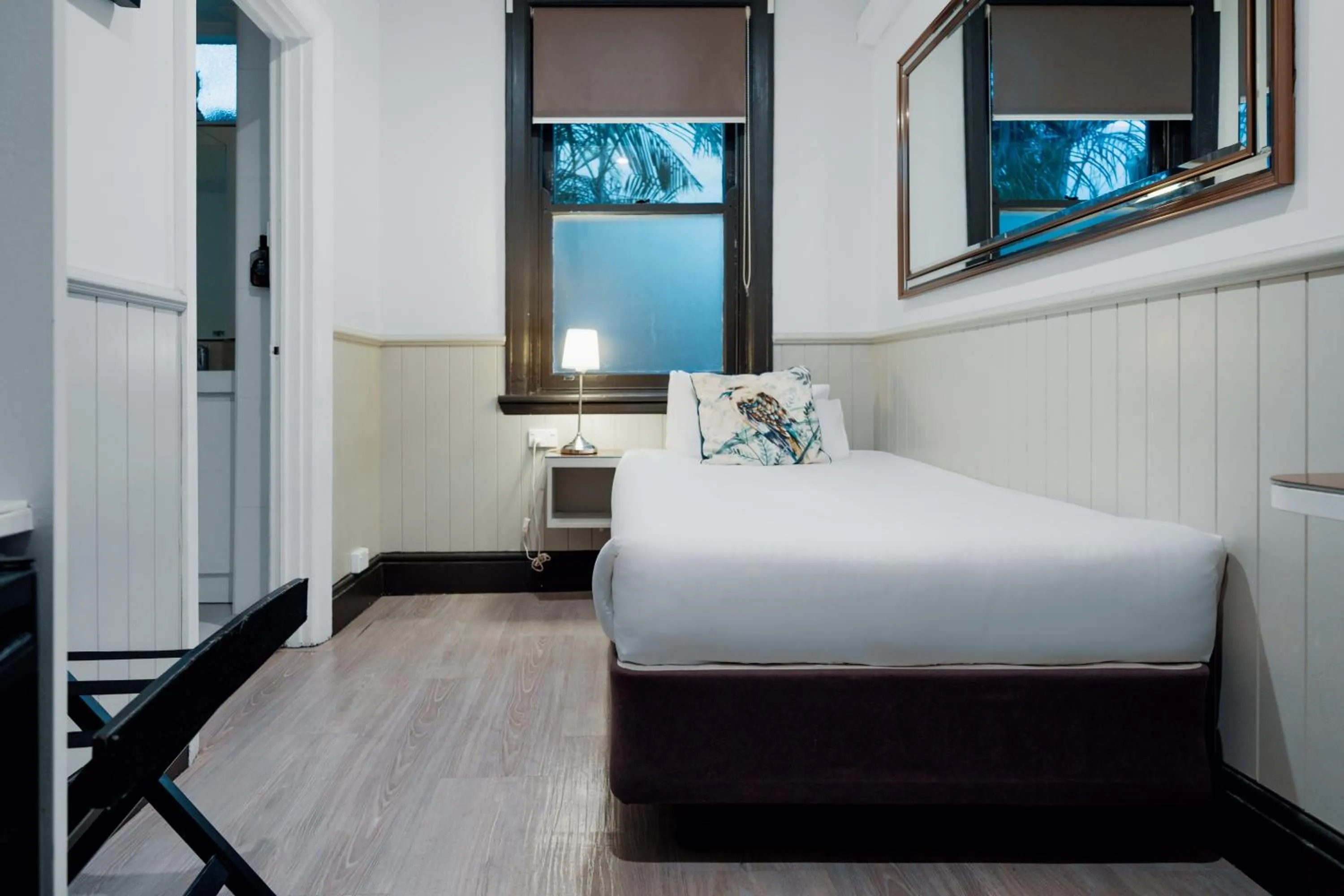 Bed in Cremorne Point Manor