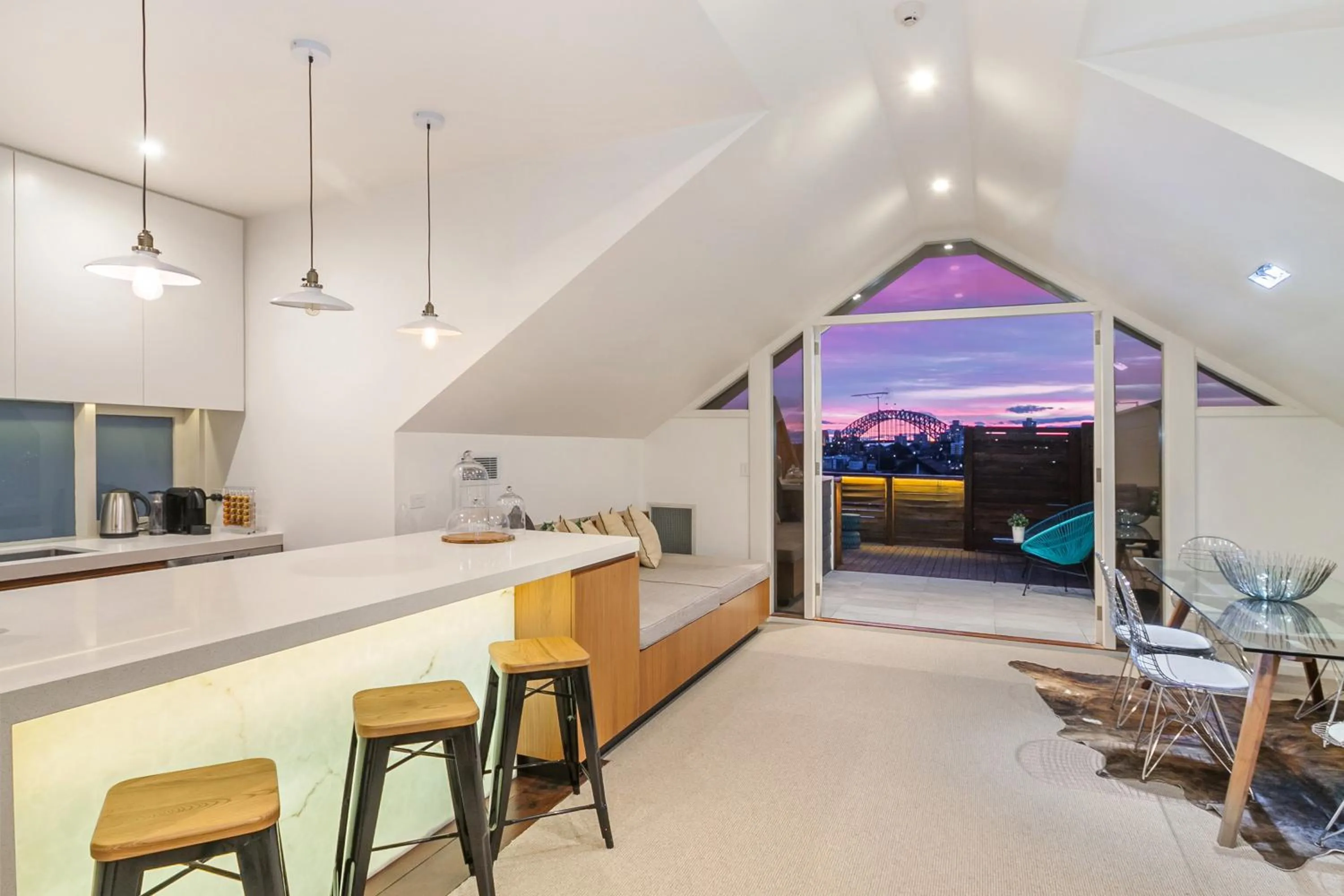 Kitchen or kitchenette in Cremorne Point Manor