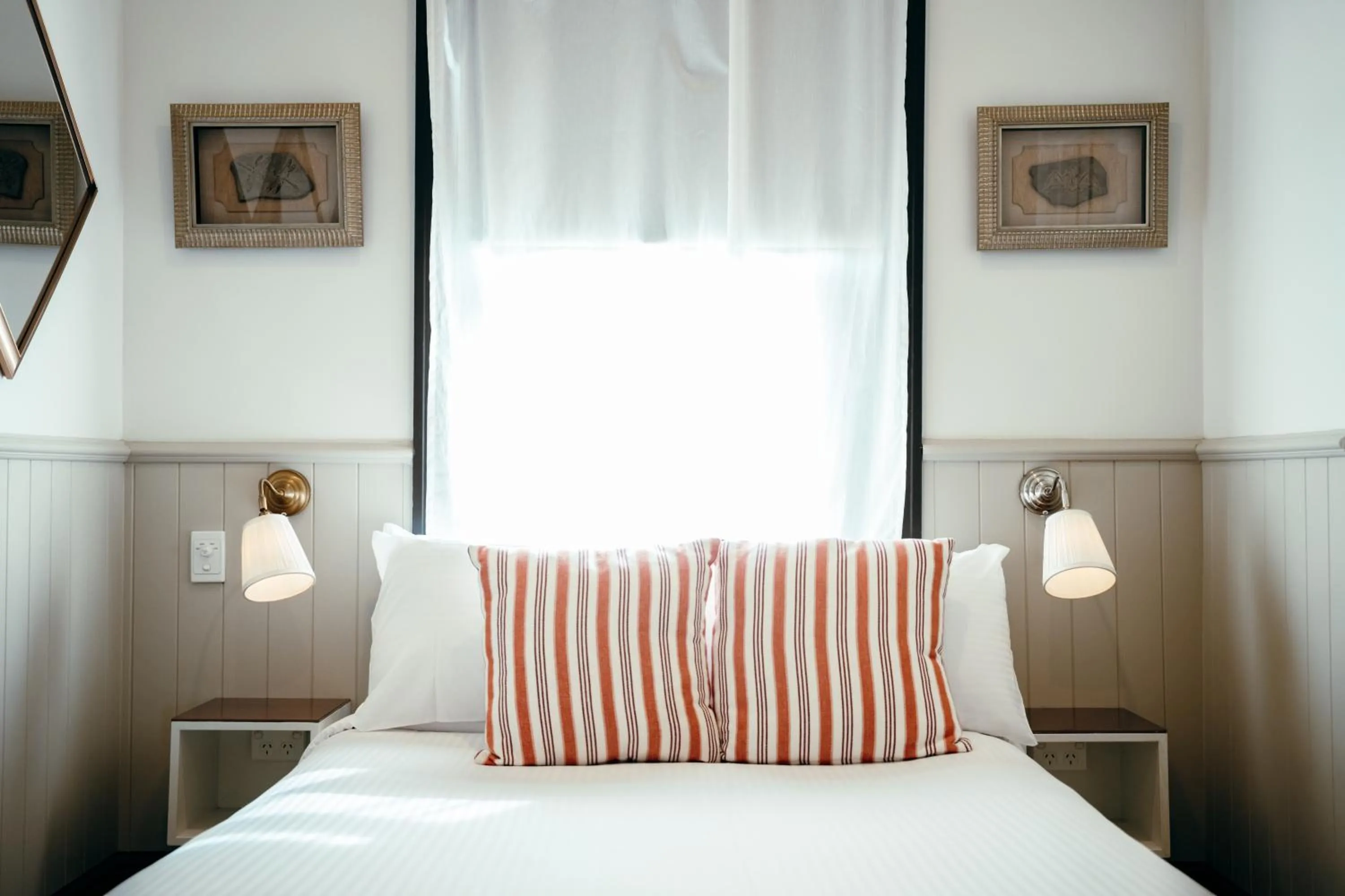 Bed in Cremorne Point Manor