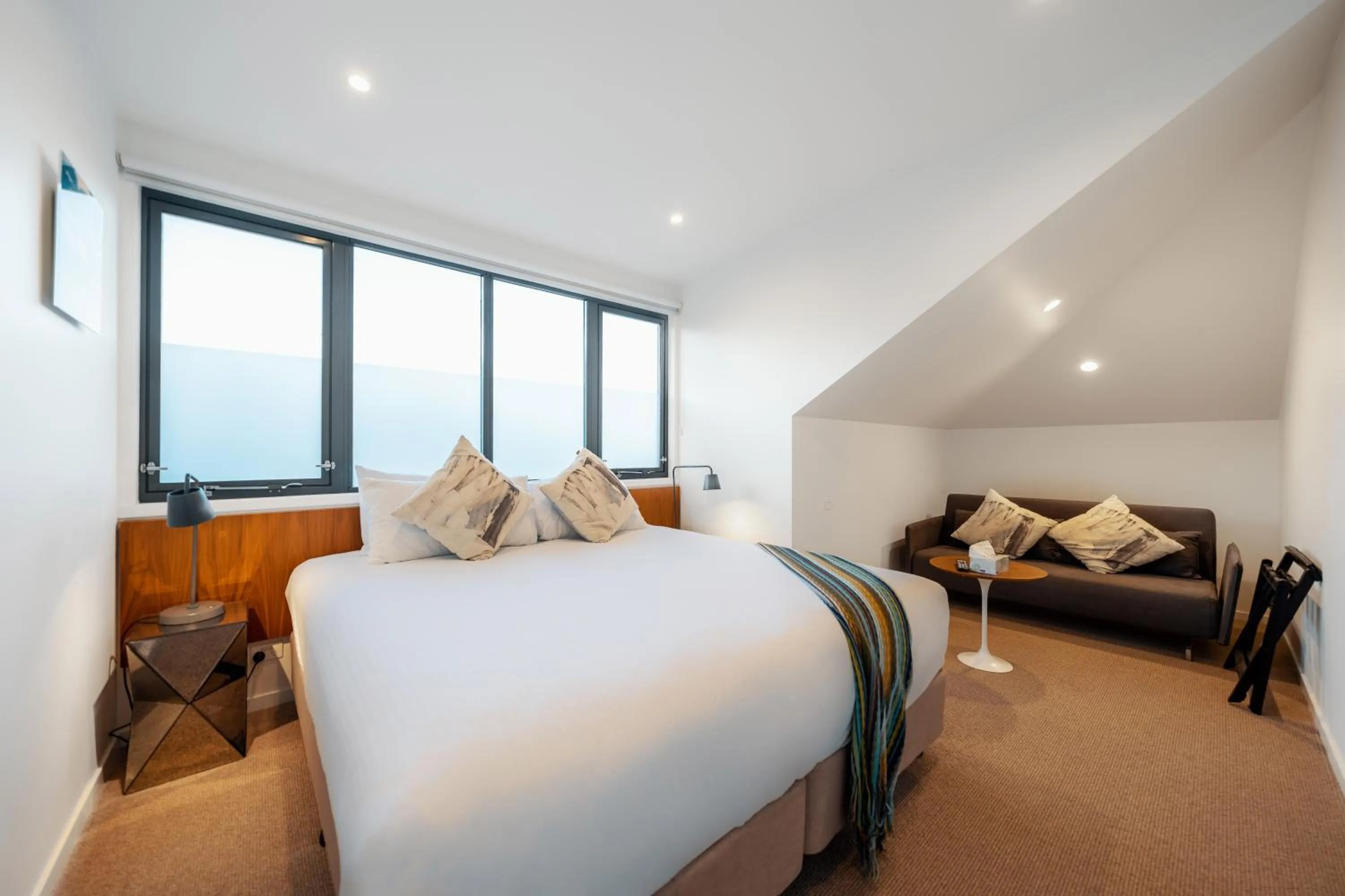 Bed in Cremorne Point Manor