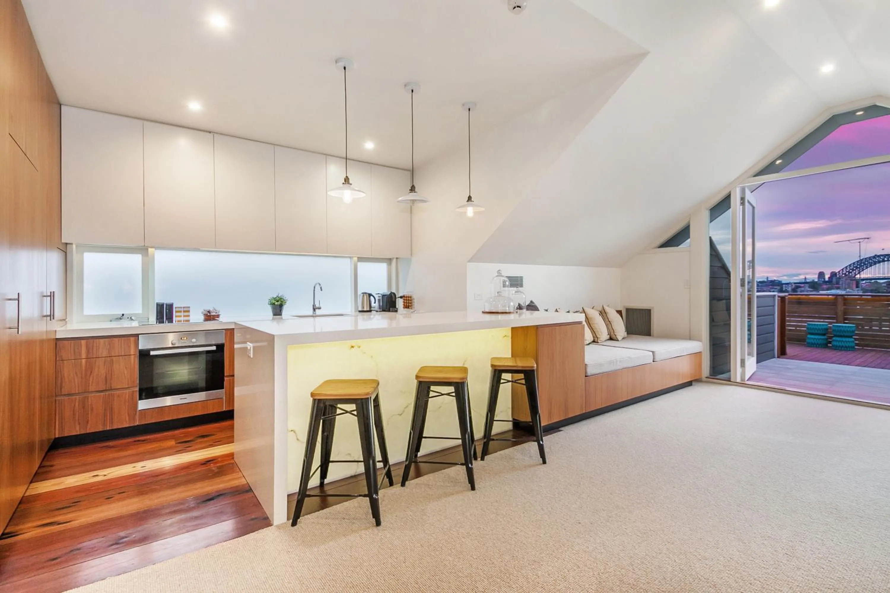 Kitchen or kitchenette in Cremorne Point Manor