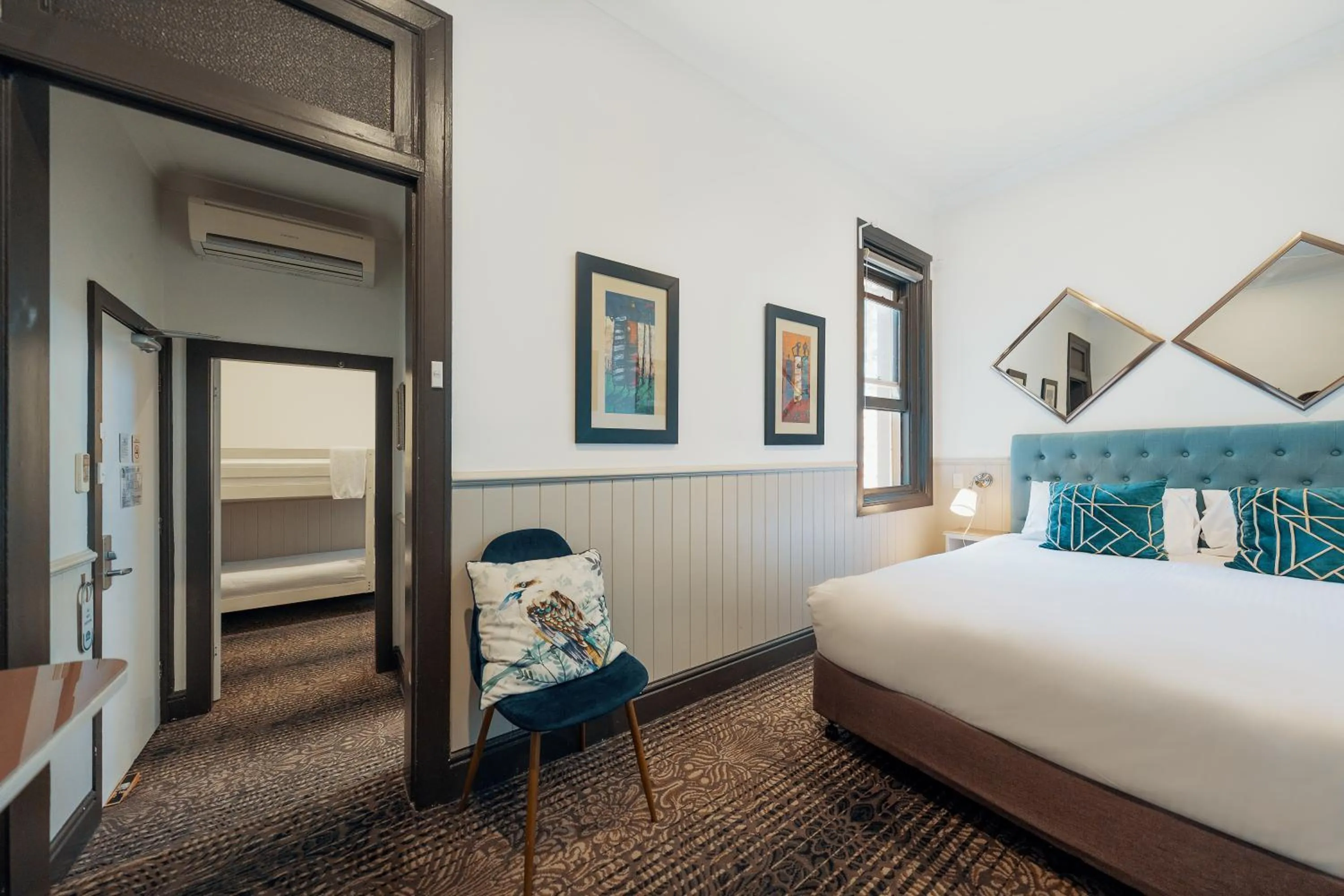 Bed in Cremorne Point Manor