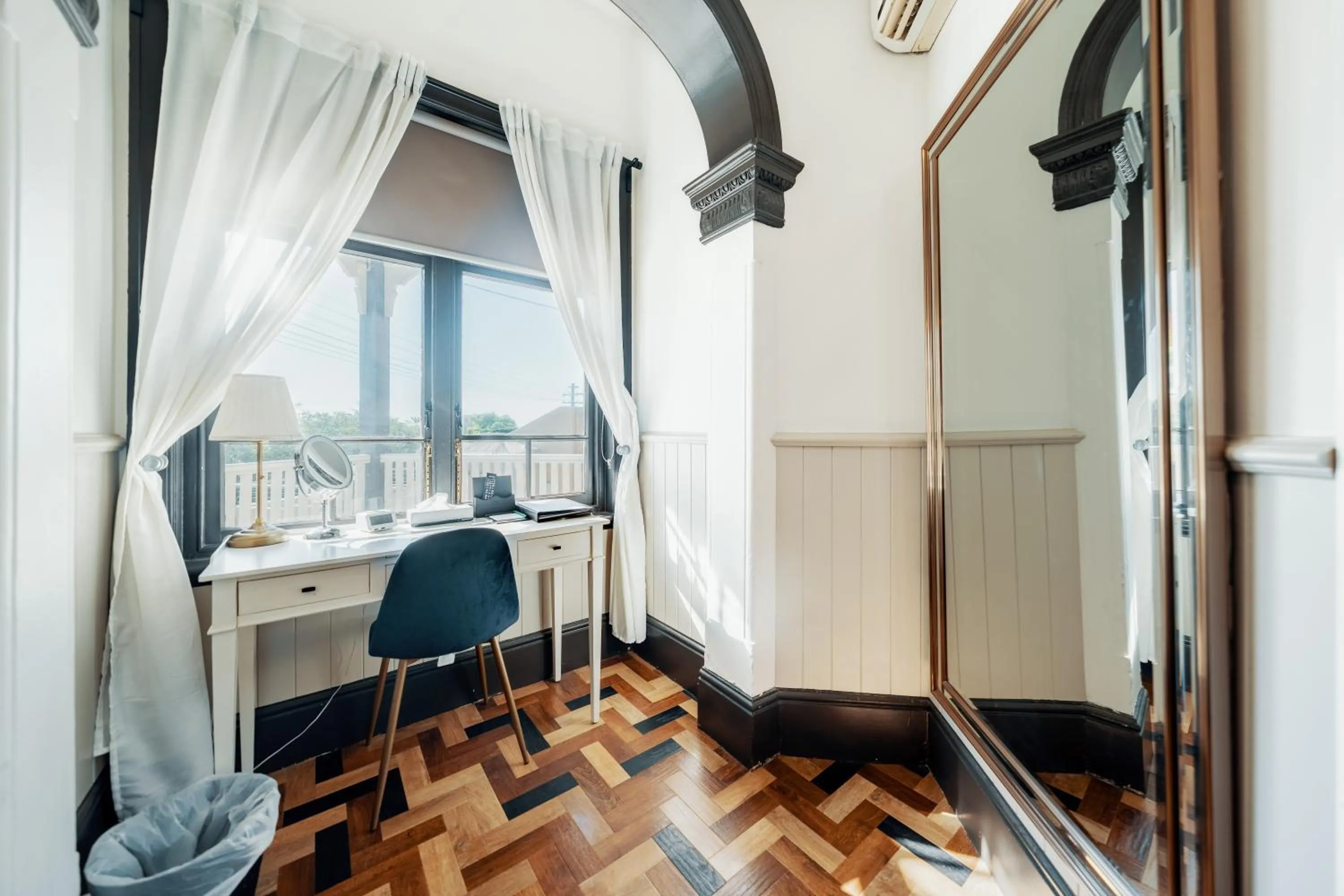 Cremorne Point Manor