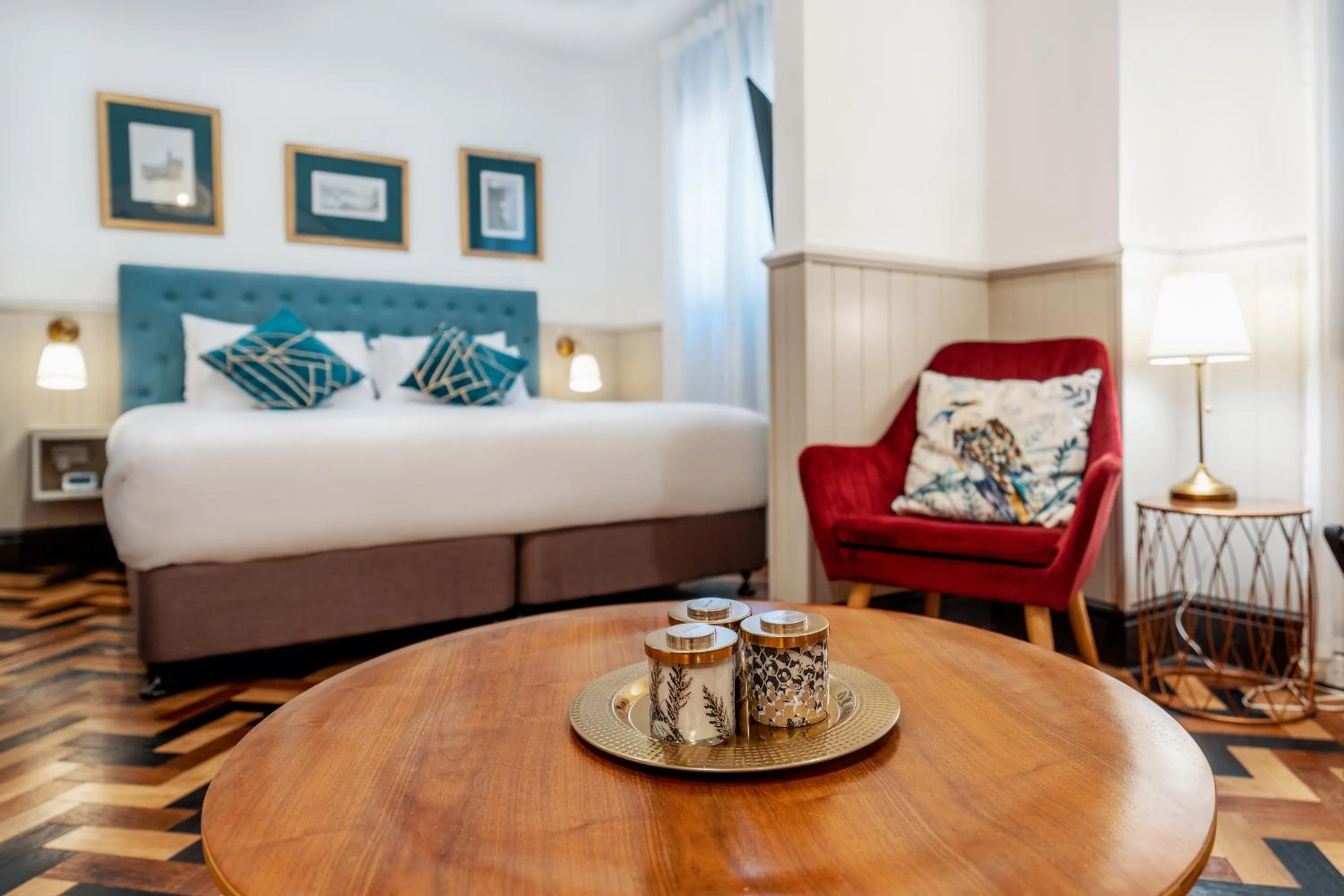 Bed in Cremorne Point Manor