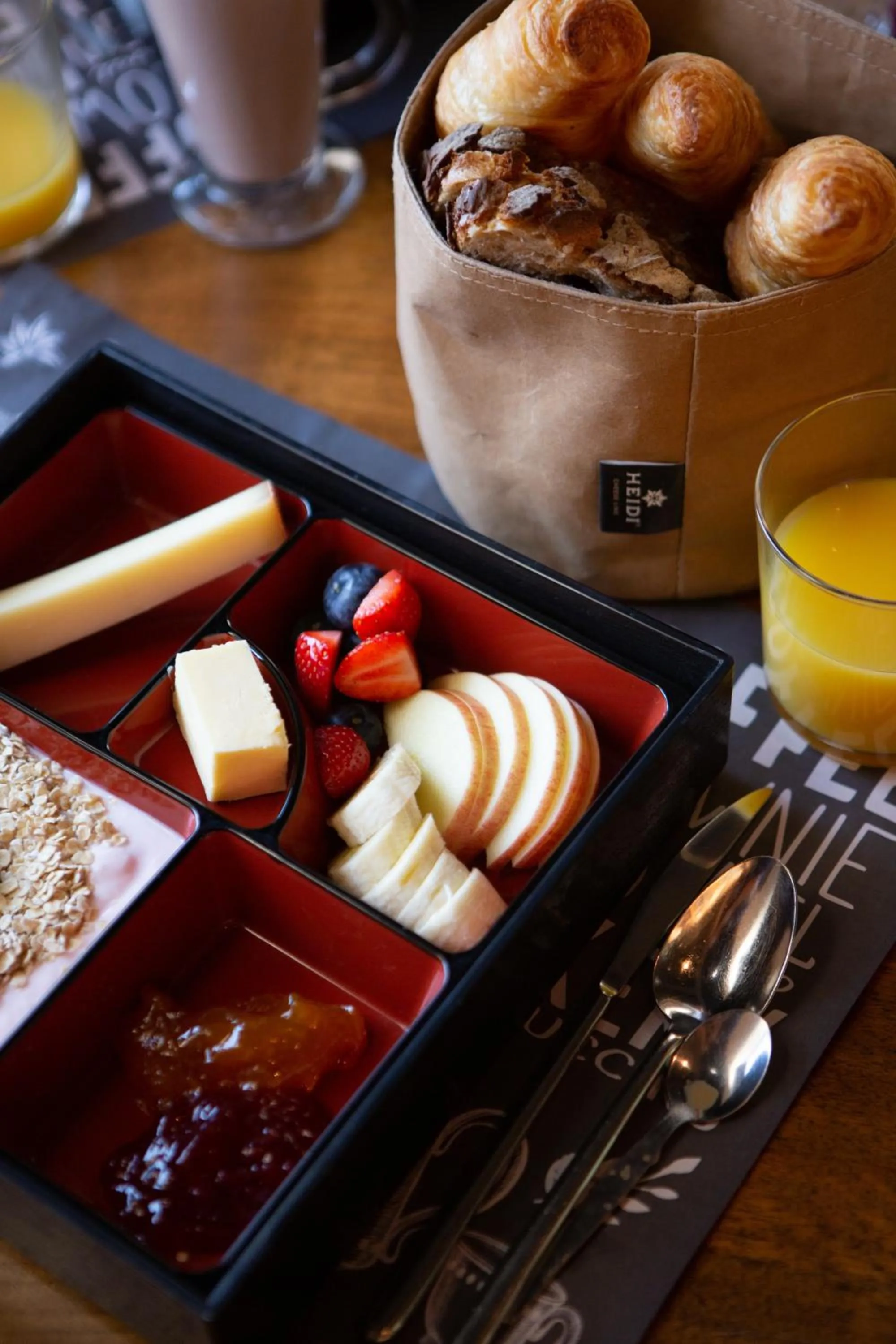 Continental breakfast in Hotel de l’Ours Preles