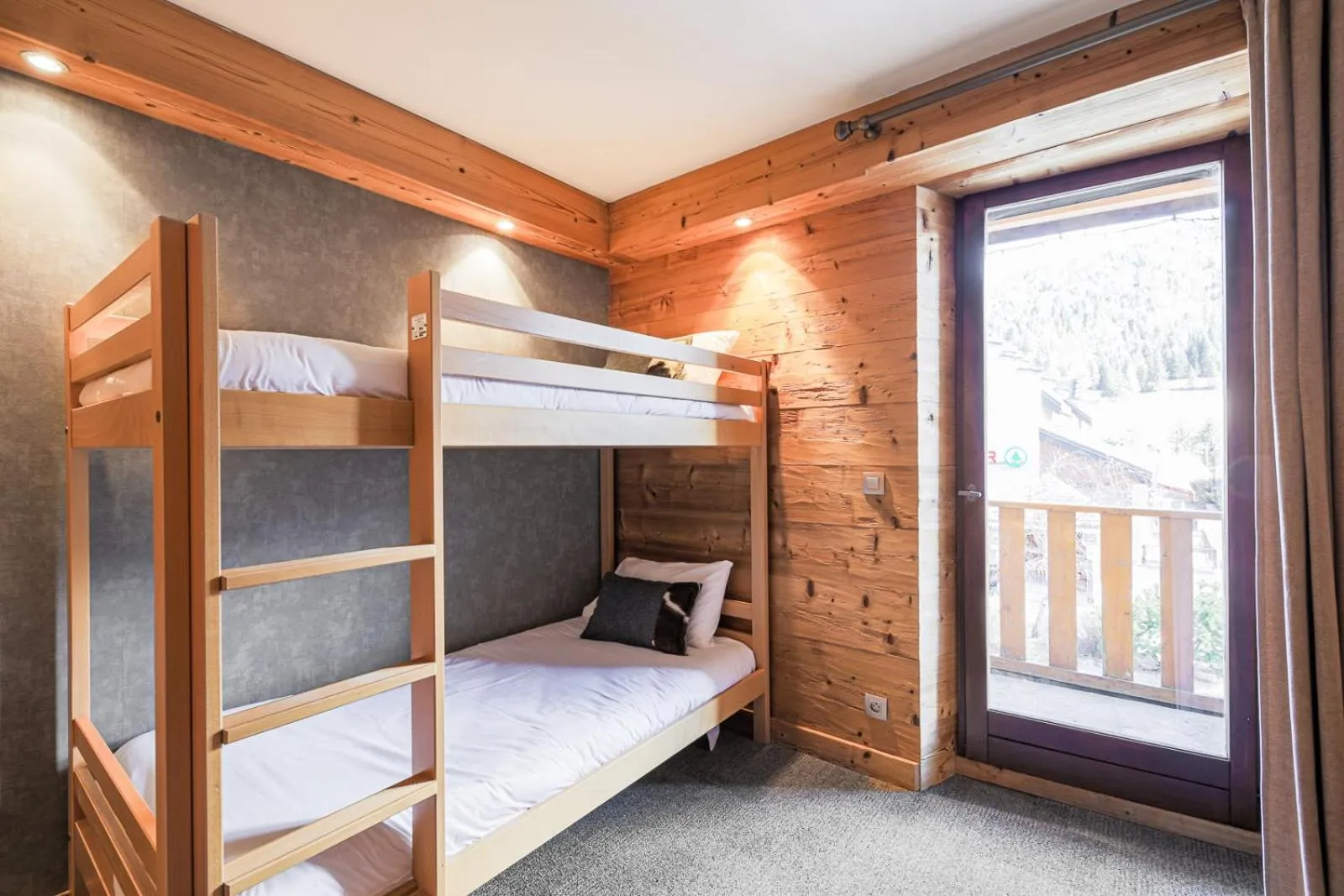 Balcony/Terrace, Bed in Hôtel et Spa les Clarines