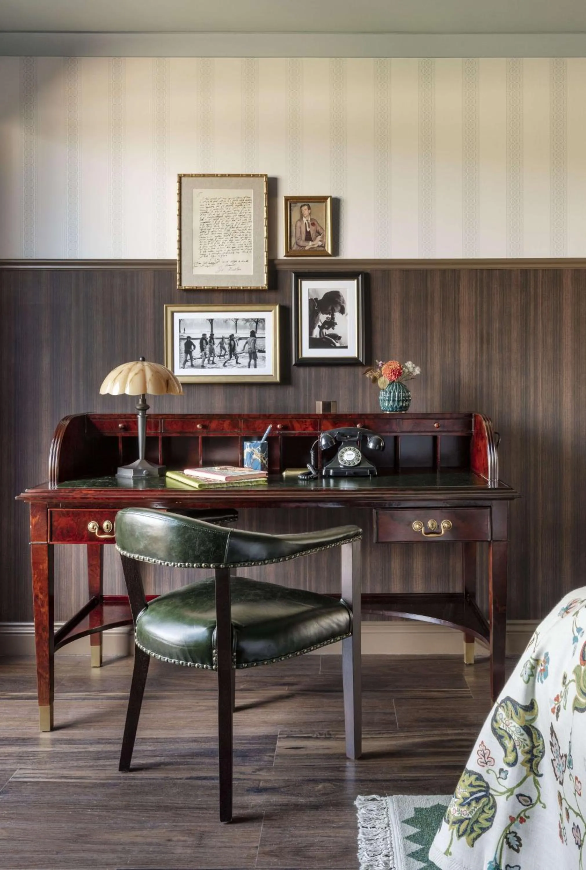 Graduate Deluxe Double Room with Two Double Beds and River View in Graduate Cambridge