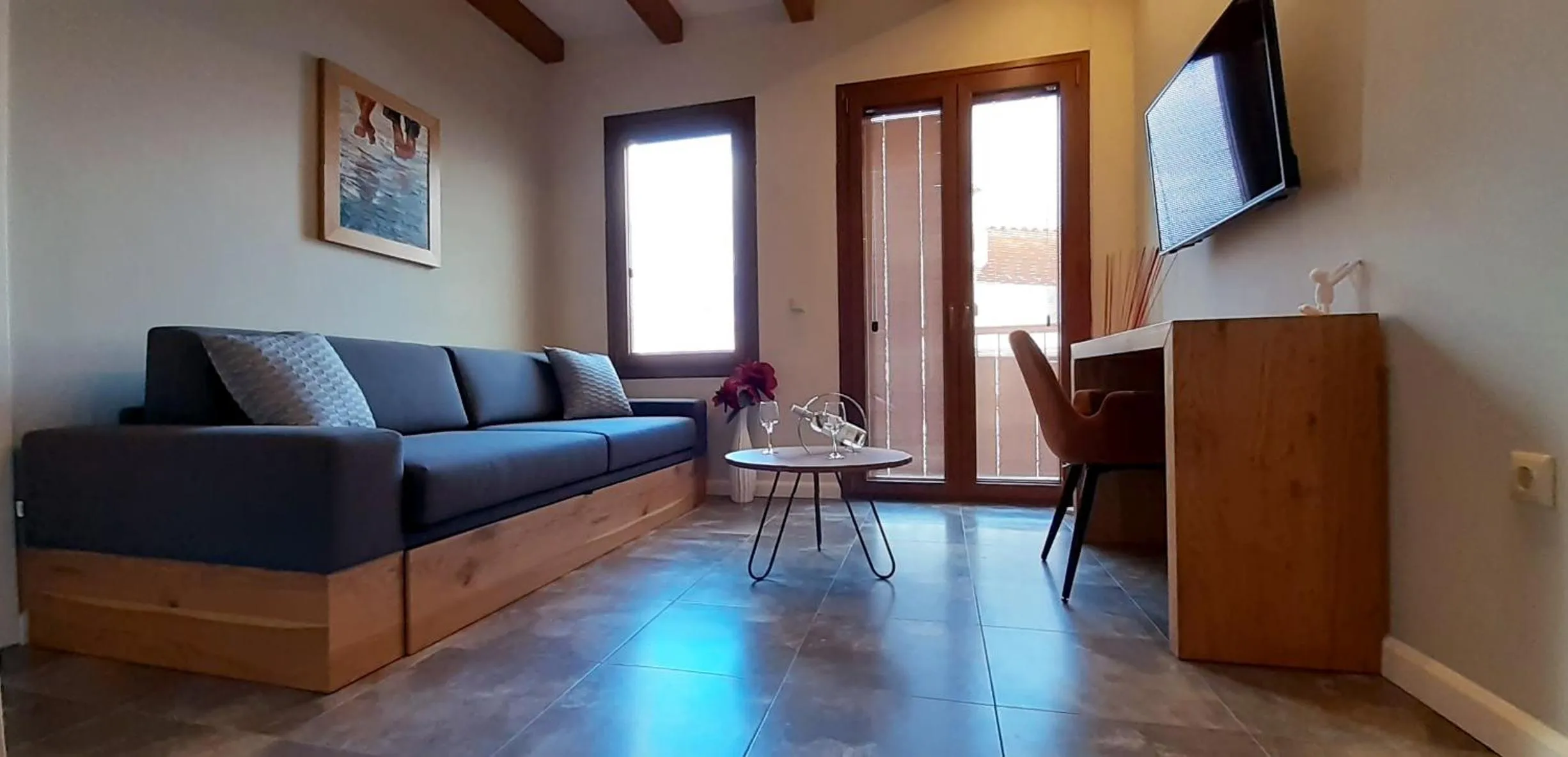 TV and multimedia in Andros 4 All Seasons Villas & Suites