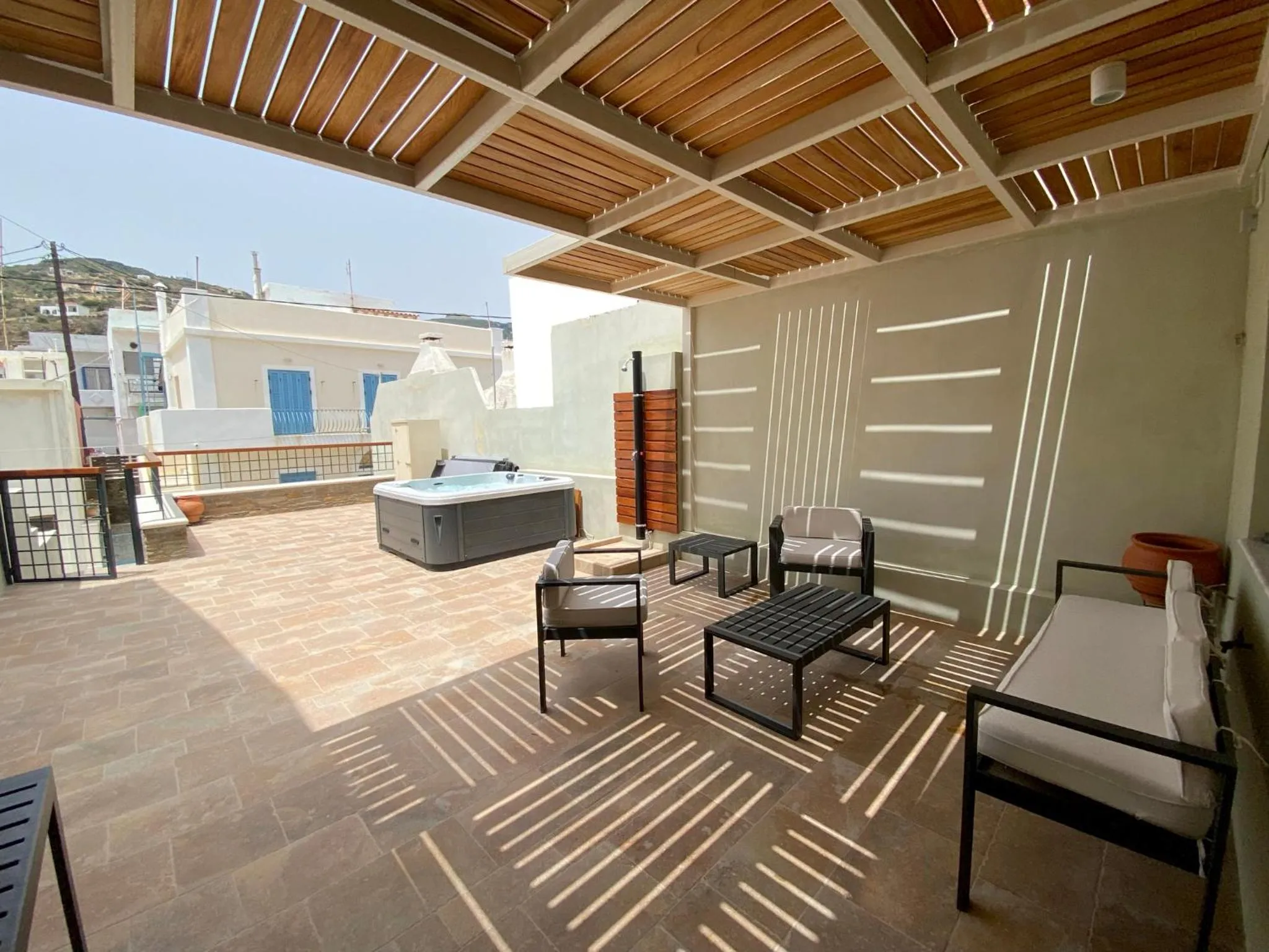 Hot Tub in Andros 4 All Seasons Villas & Suites