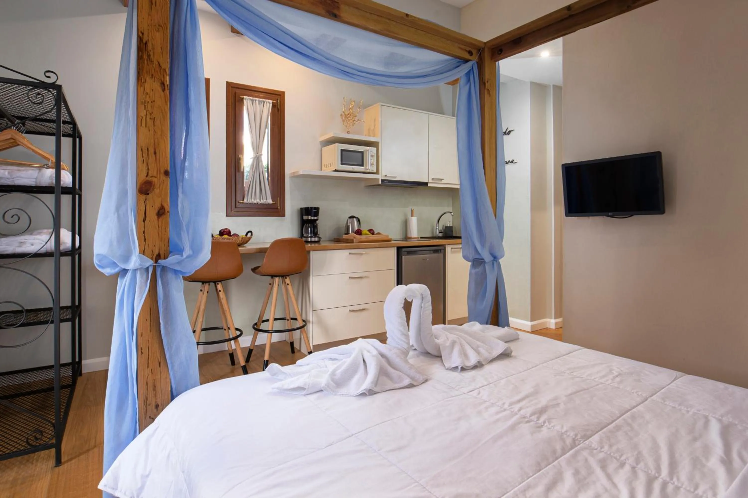 Photo of the whole room, Bed in Andros 4 All Seasons Villas & Suites