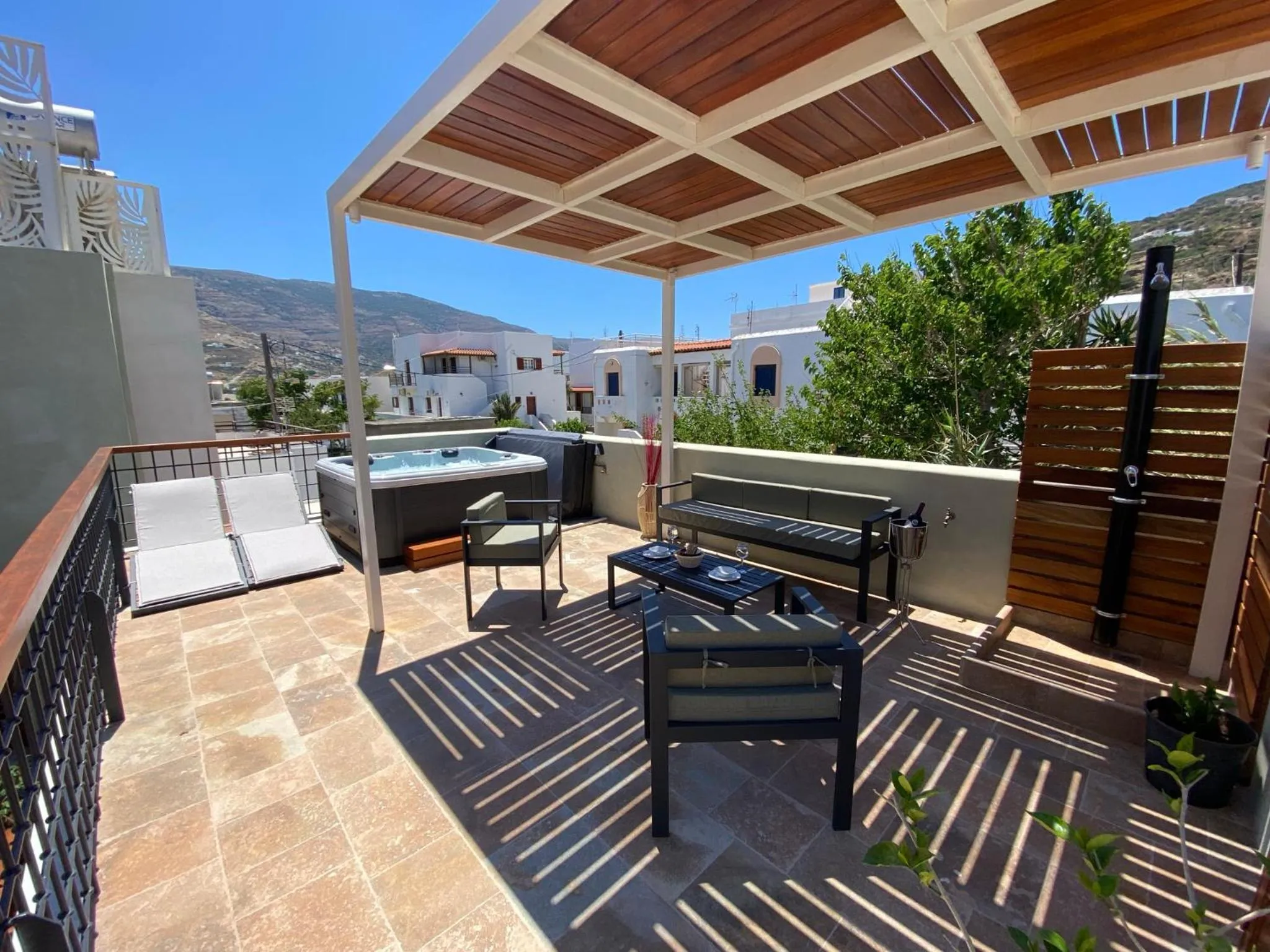 Hot Tub in Andros 4 All Seasons Villas & Suites