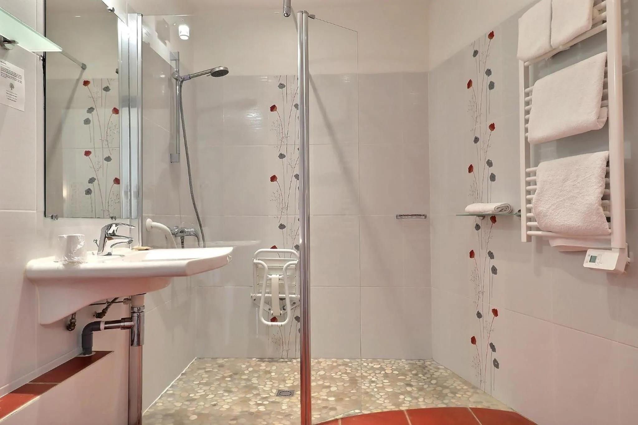 Bathroom in Grand Hôtel des Bains SPA