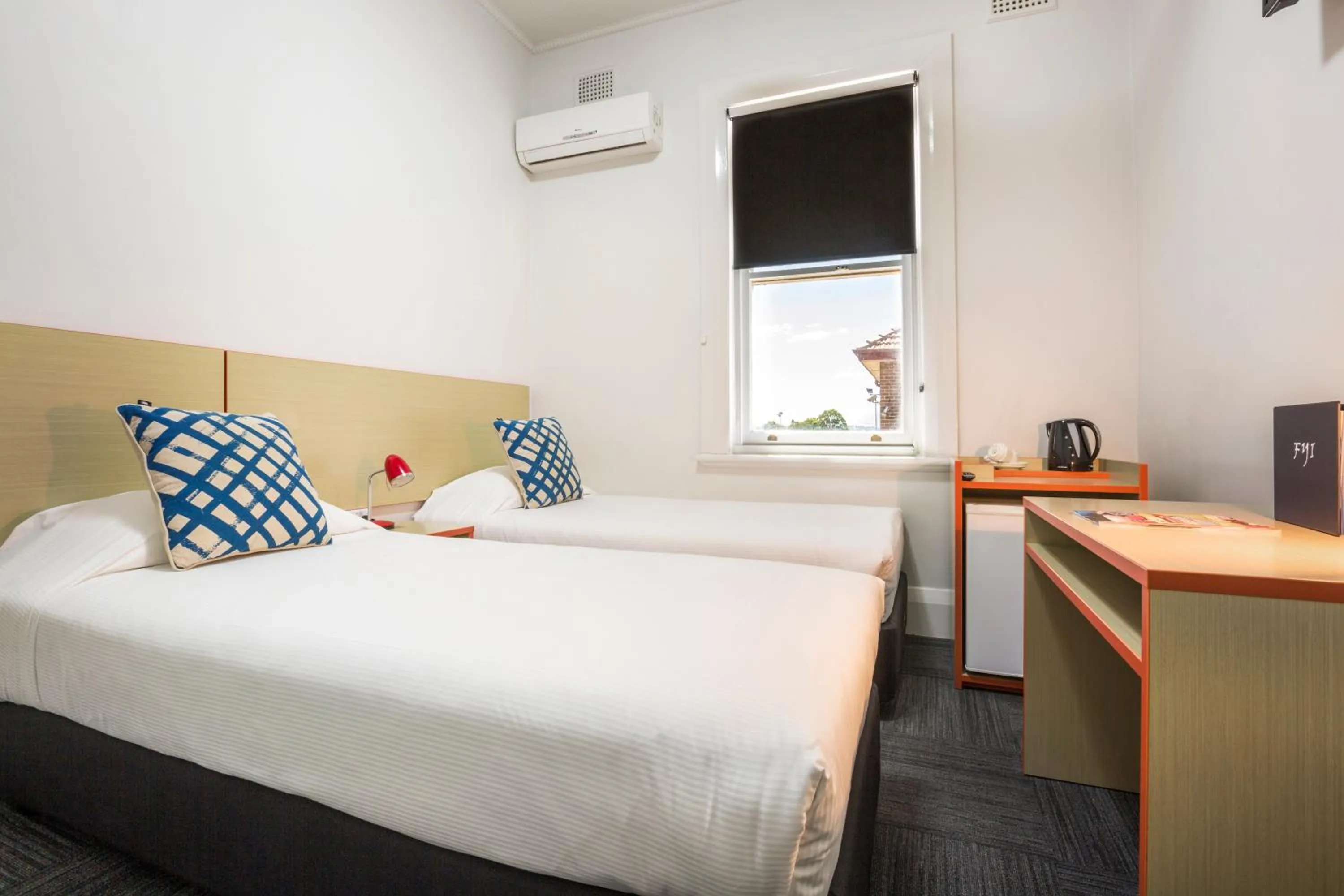 Photo of the whole room, Bed in Melton Hotel Auburn