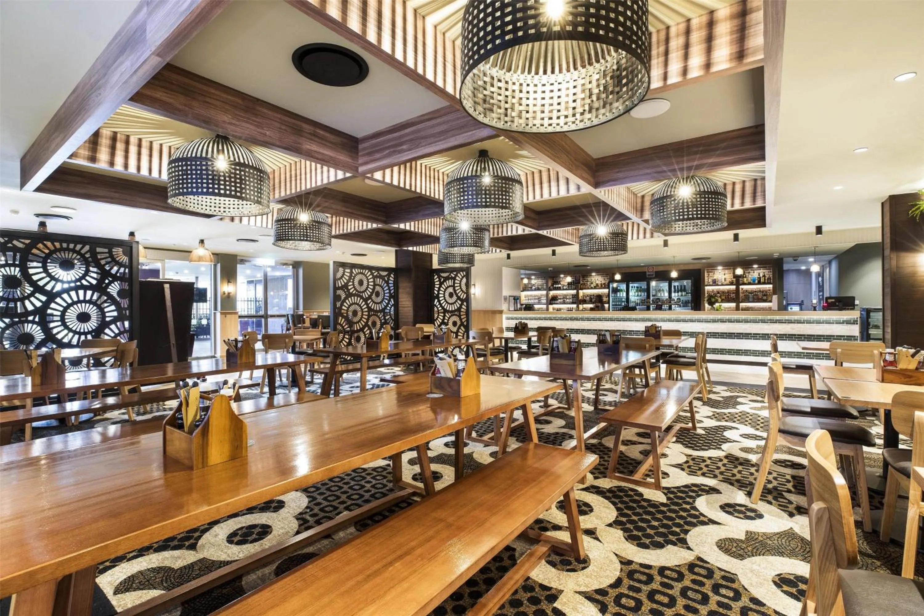 Food and drinks in Nightcap at Colyton Hotel