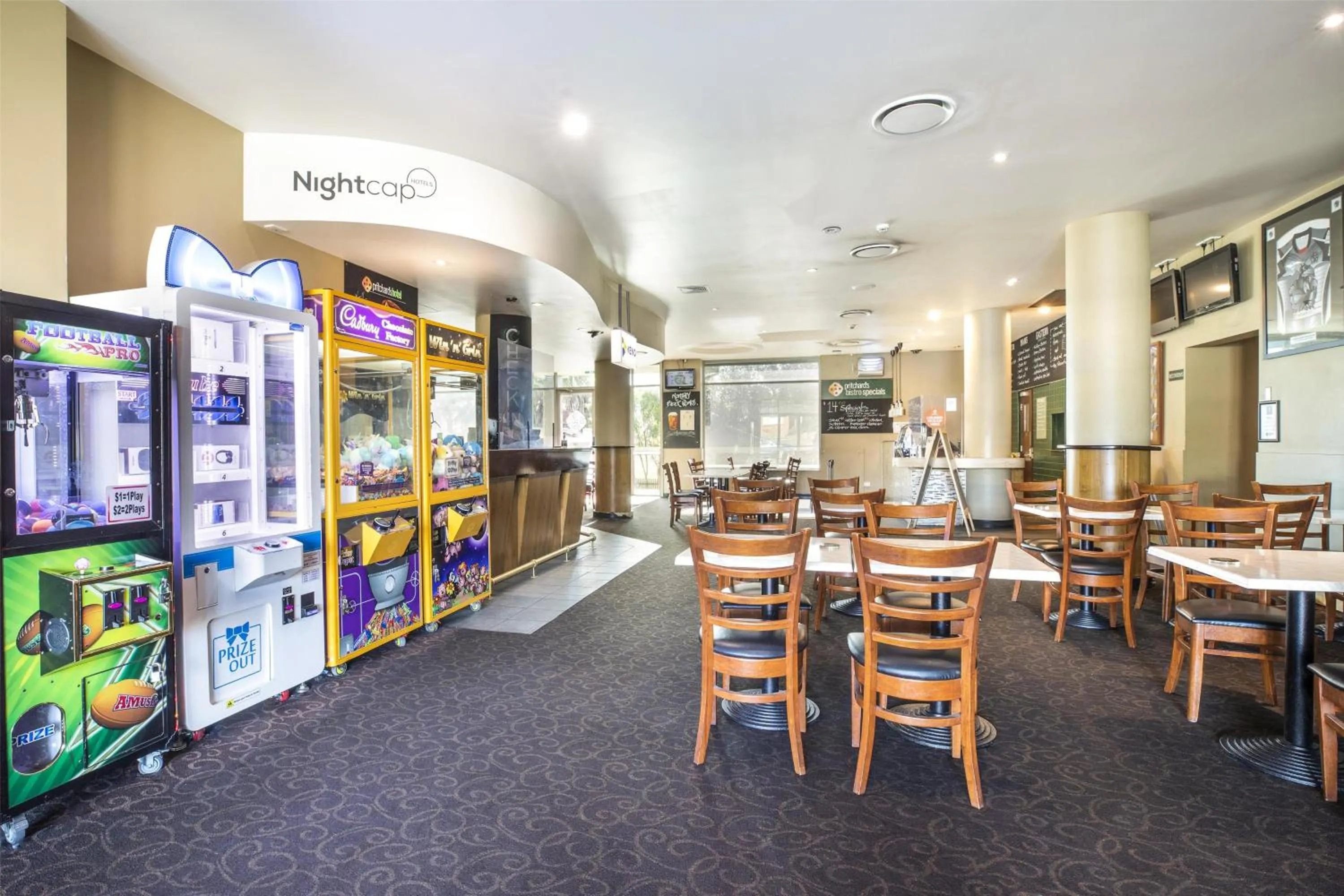 Food and drinks in Nightcap at Pritchards Hotel