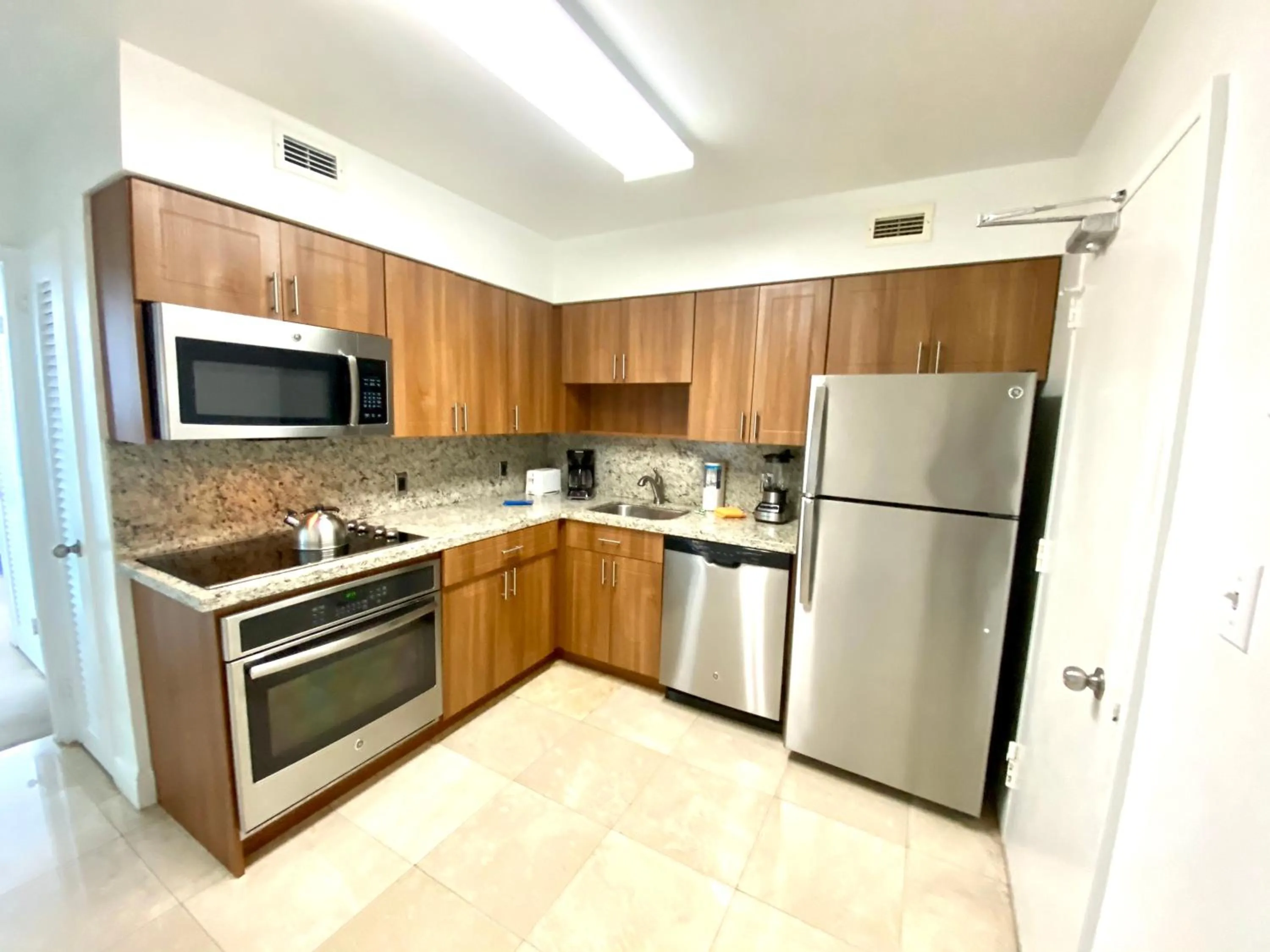 Kitchen or kitchenette in Seacoast by Miami Ambassadors