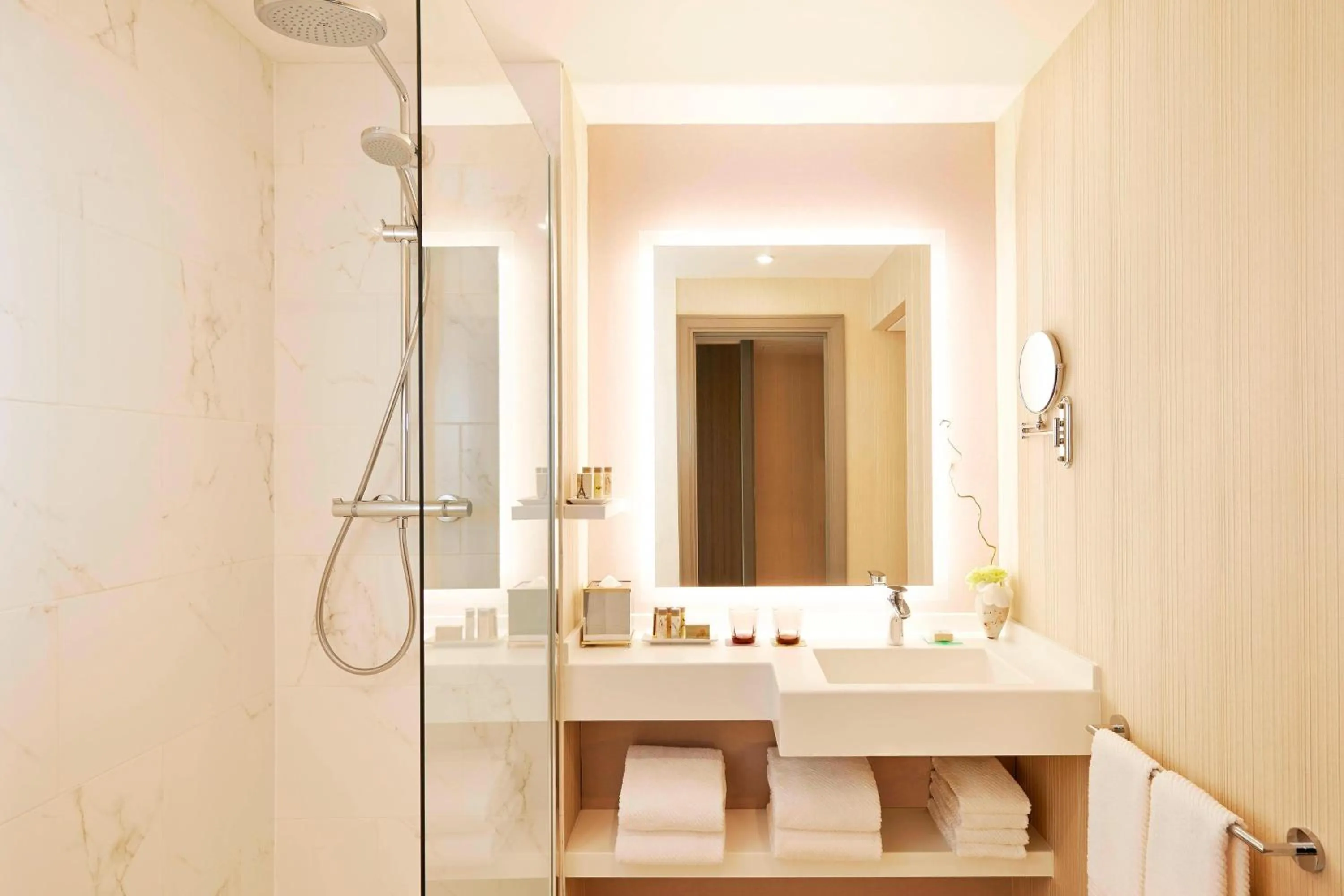 Bathroom in Renaissance Paris La Defense Hotel