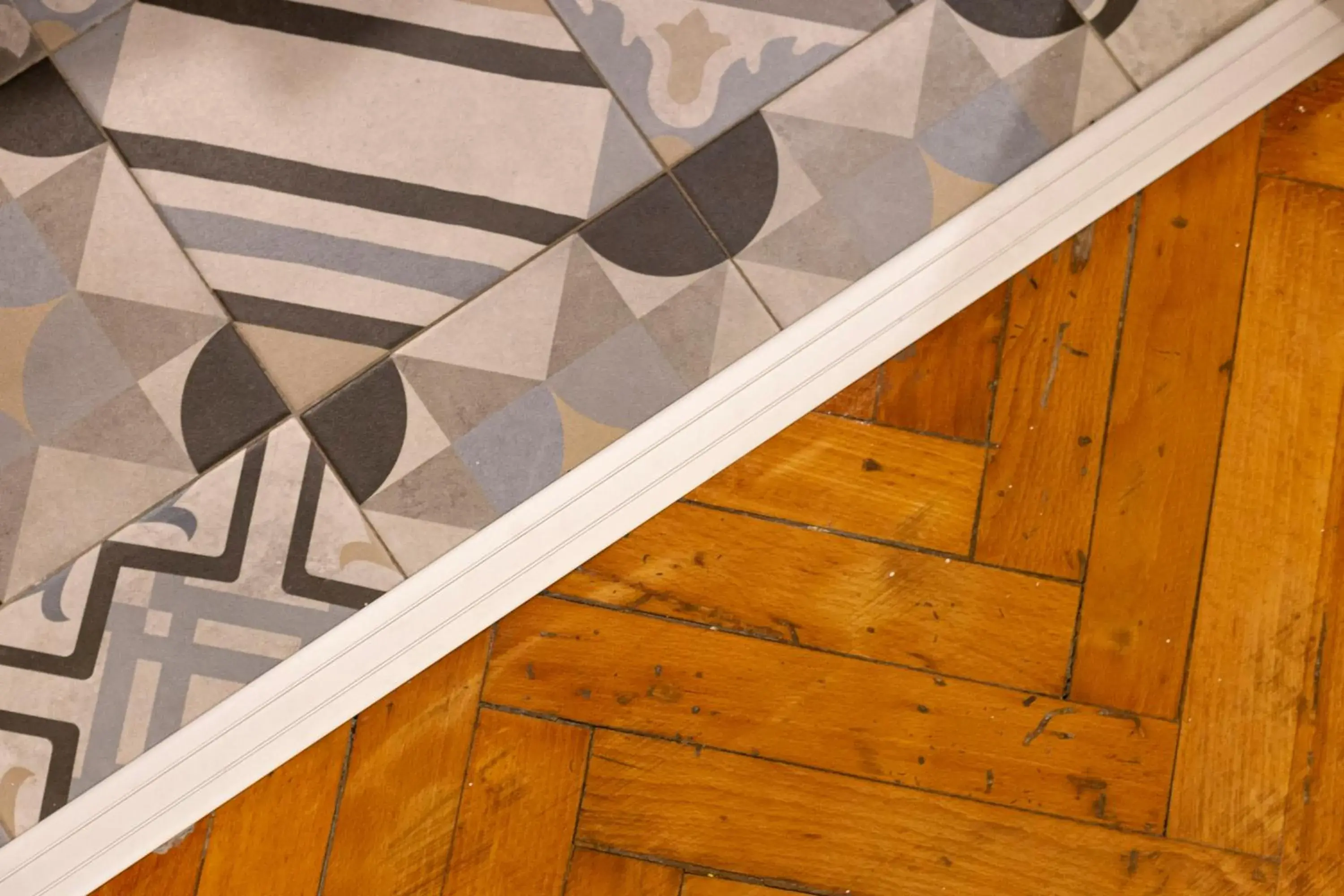 Massage in Lovely guest-room with private bathroom Massage in Lovely guest-room with private bathroom