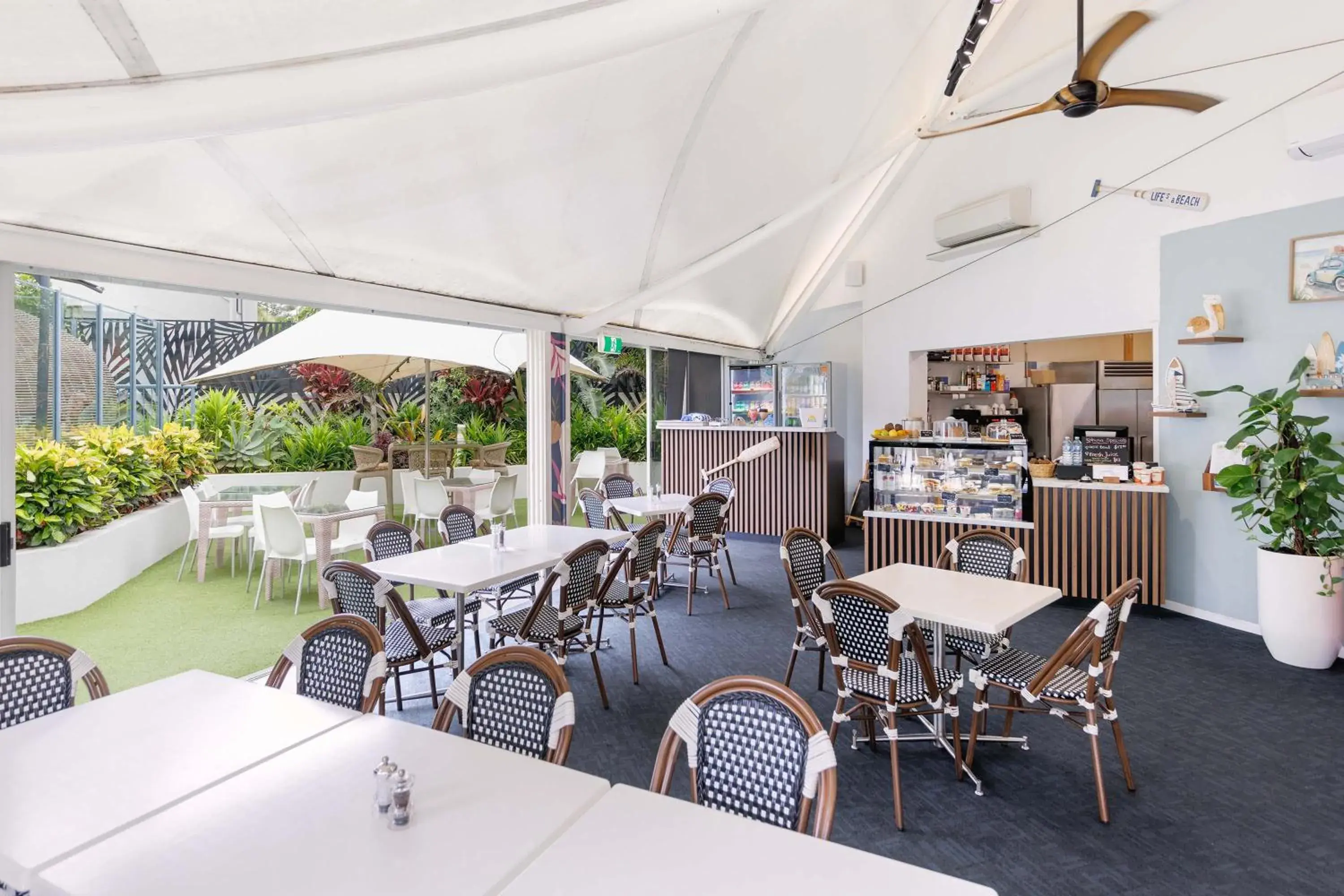 Restaurant/places to eat in Club Wyndham Kirra Beach Restaurant/places to eat in Club Wyndham Kirra Beach