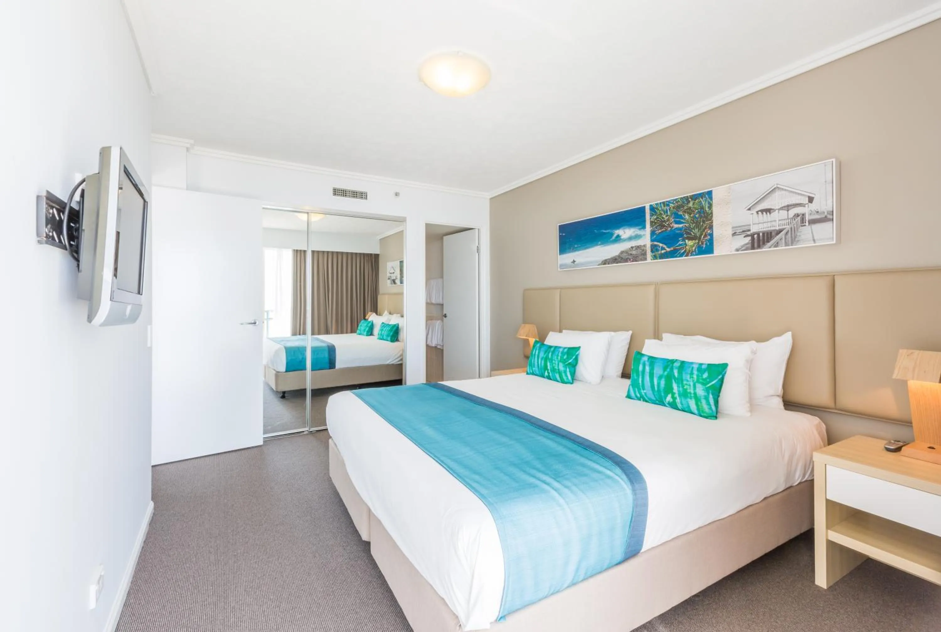 Bedroom, Bed in Club Wyndham Kirra Beach