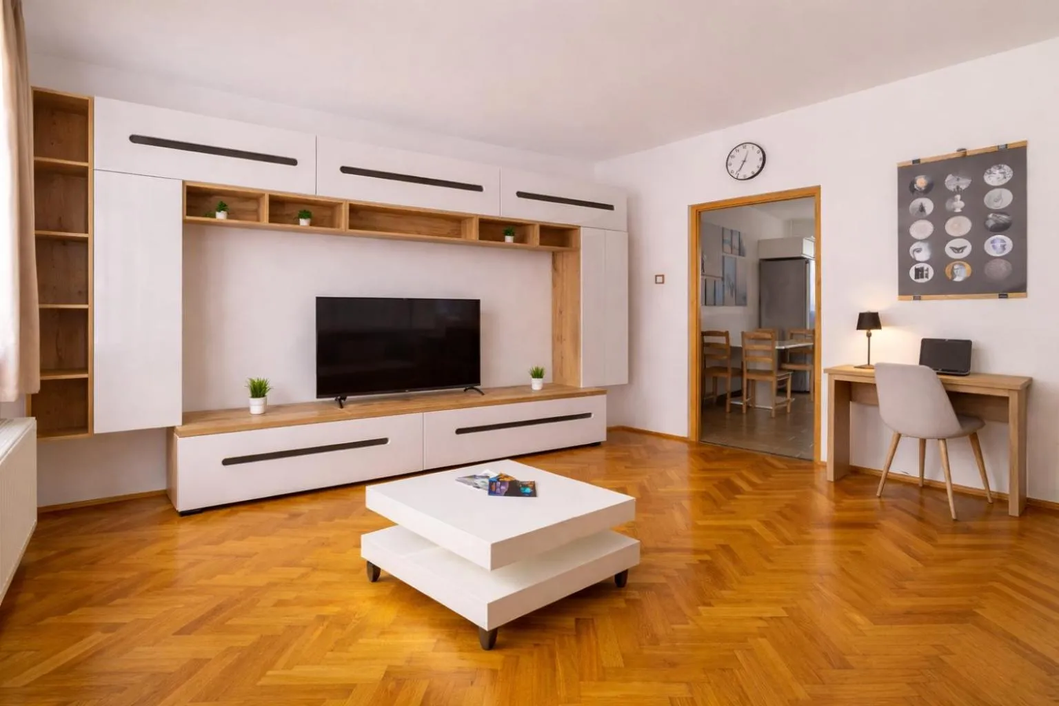 Comfort 14 - Quiet City Apartment with Free Parking