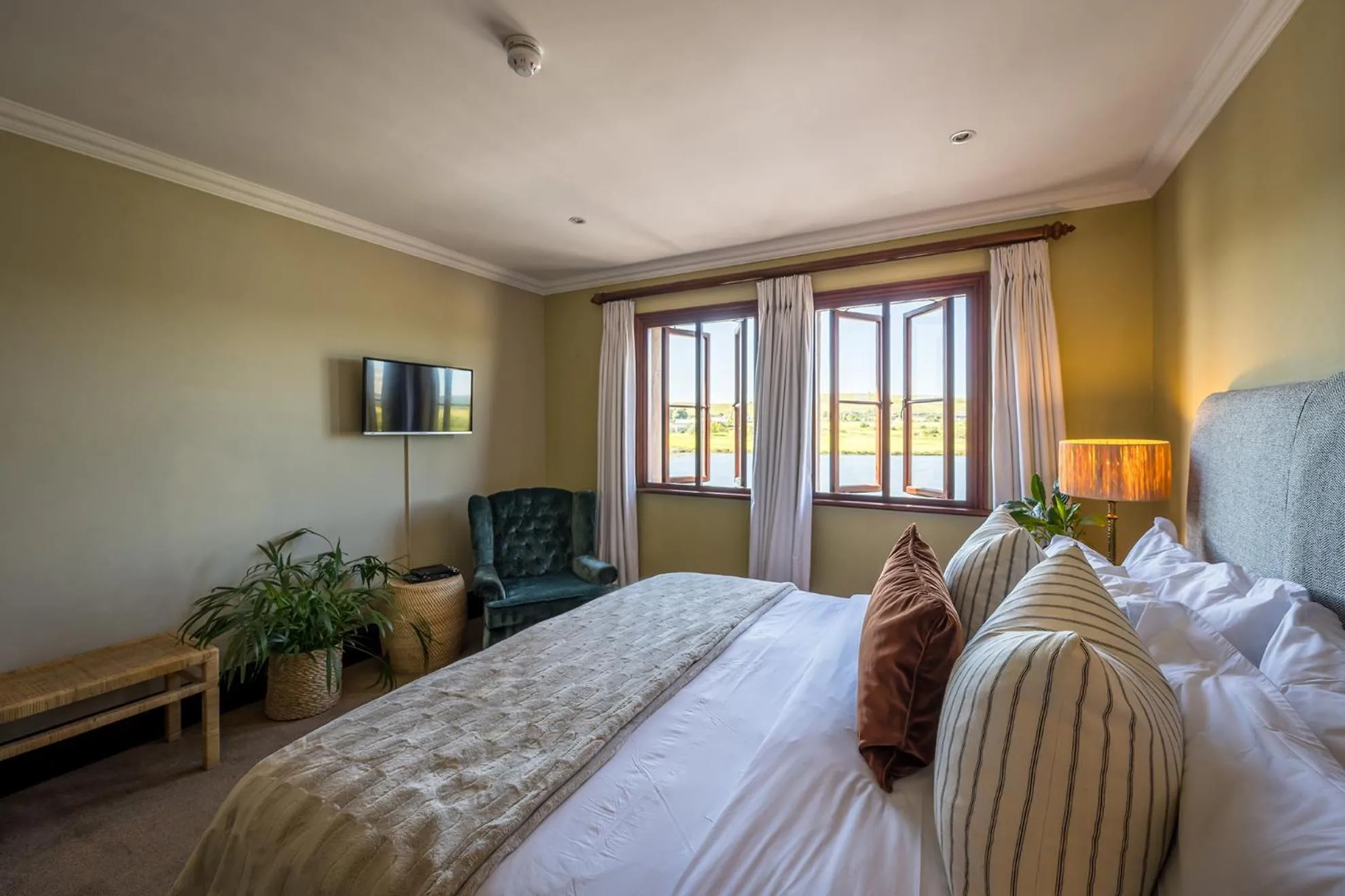 TV and multimedia, Bed in Gowrie Farm Golf Lodge