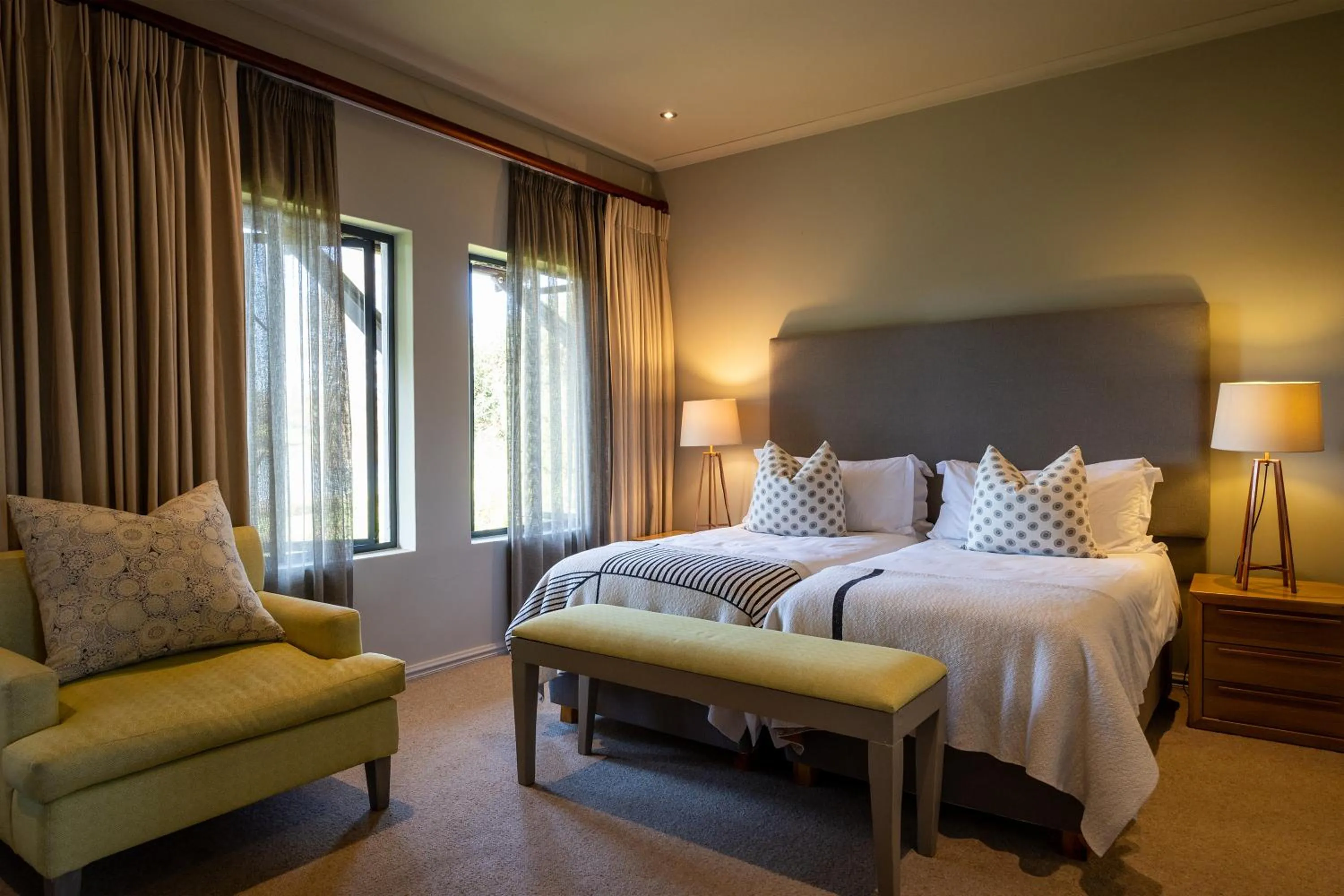 Photo of the whole room, Bed in Gowrie Farm Golf Lodge