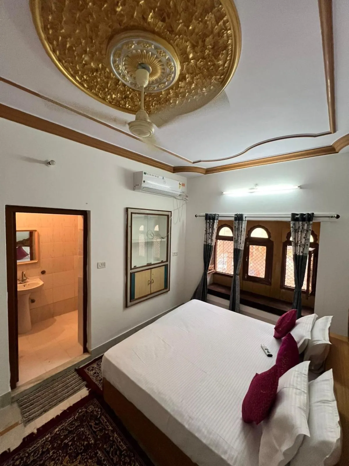 Bed in Golden villa