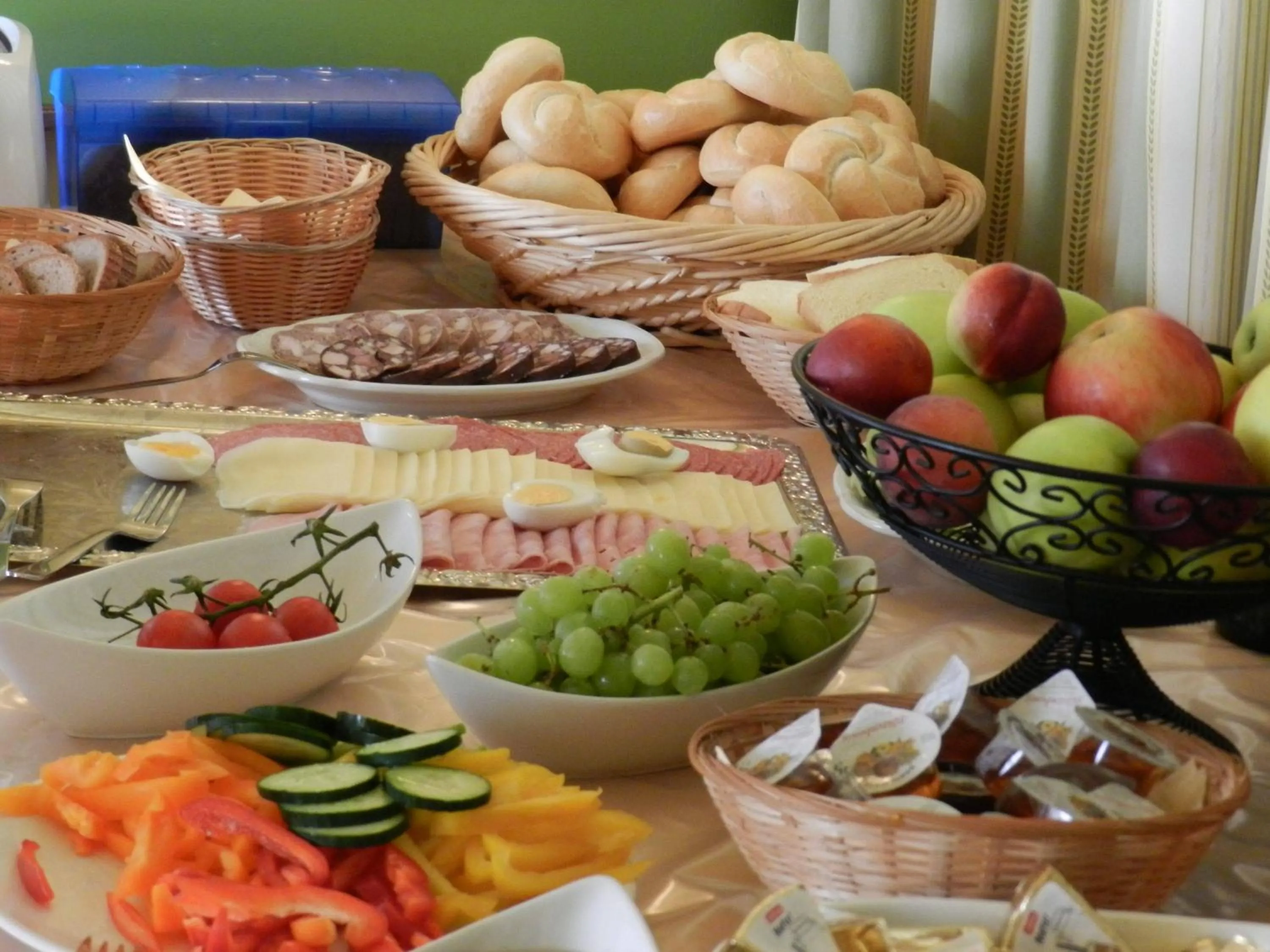Buffet breakfast in Hotel YOUHEY am Wolfgangsee