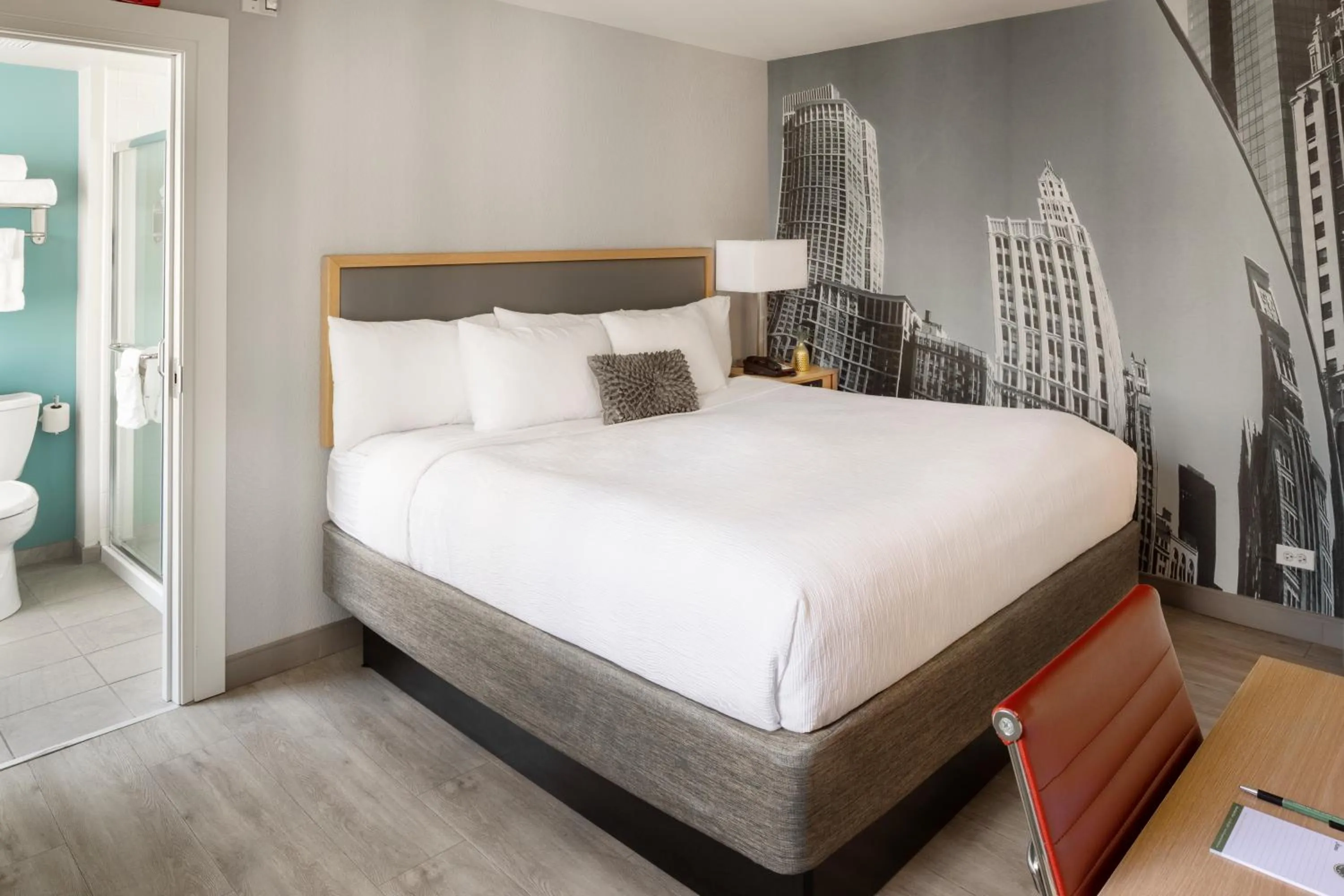 Photo of the whole room, Bed in Hotel Saint Clair - Magnificent Mile