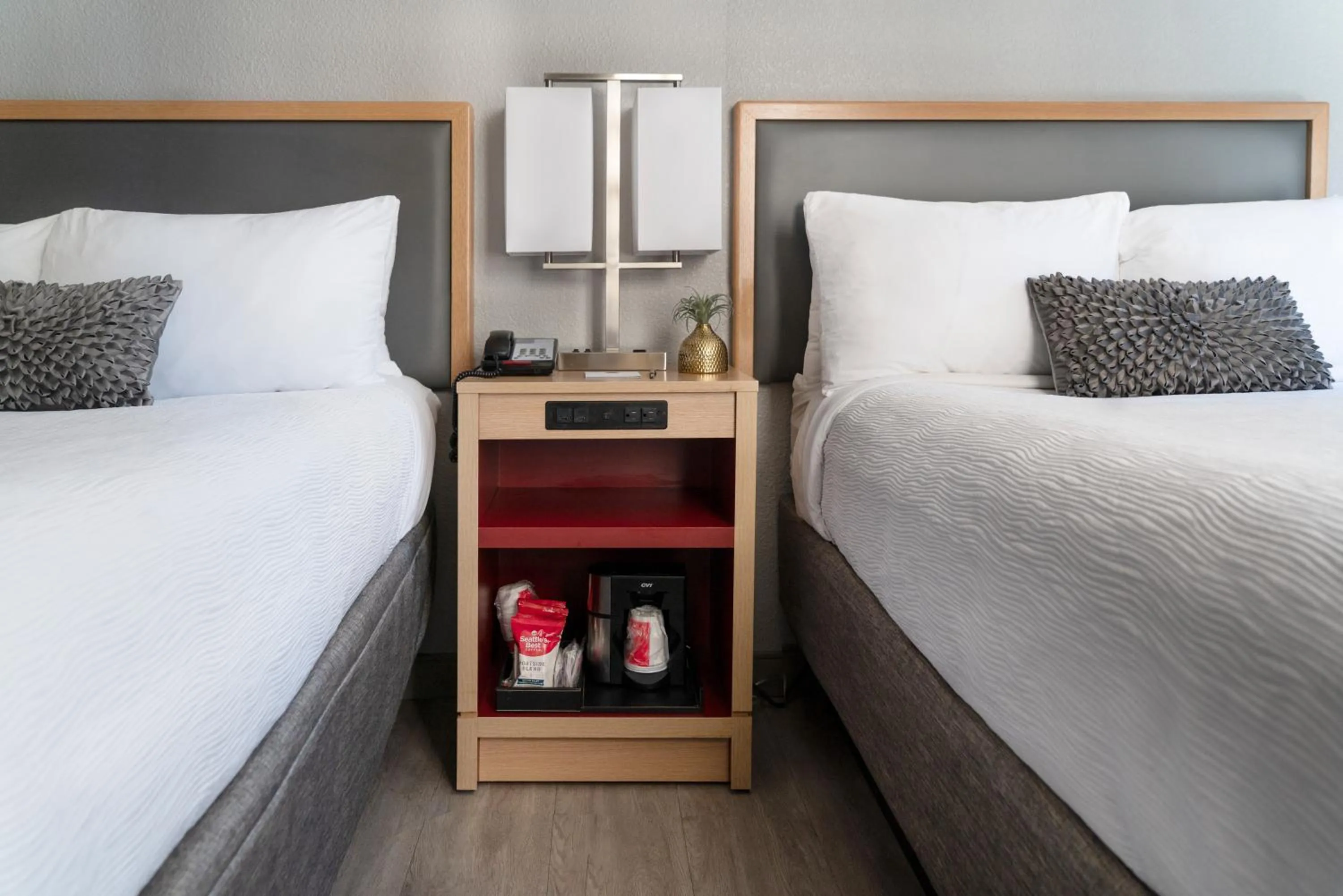 Bedroom, Bed in Hotel Saint Clair - Magnificent Mile