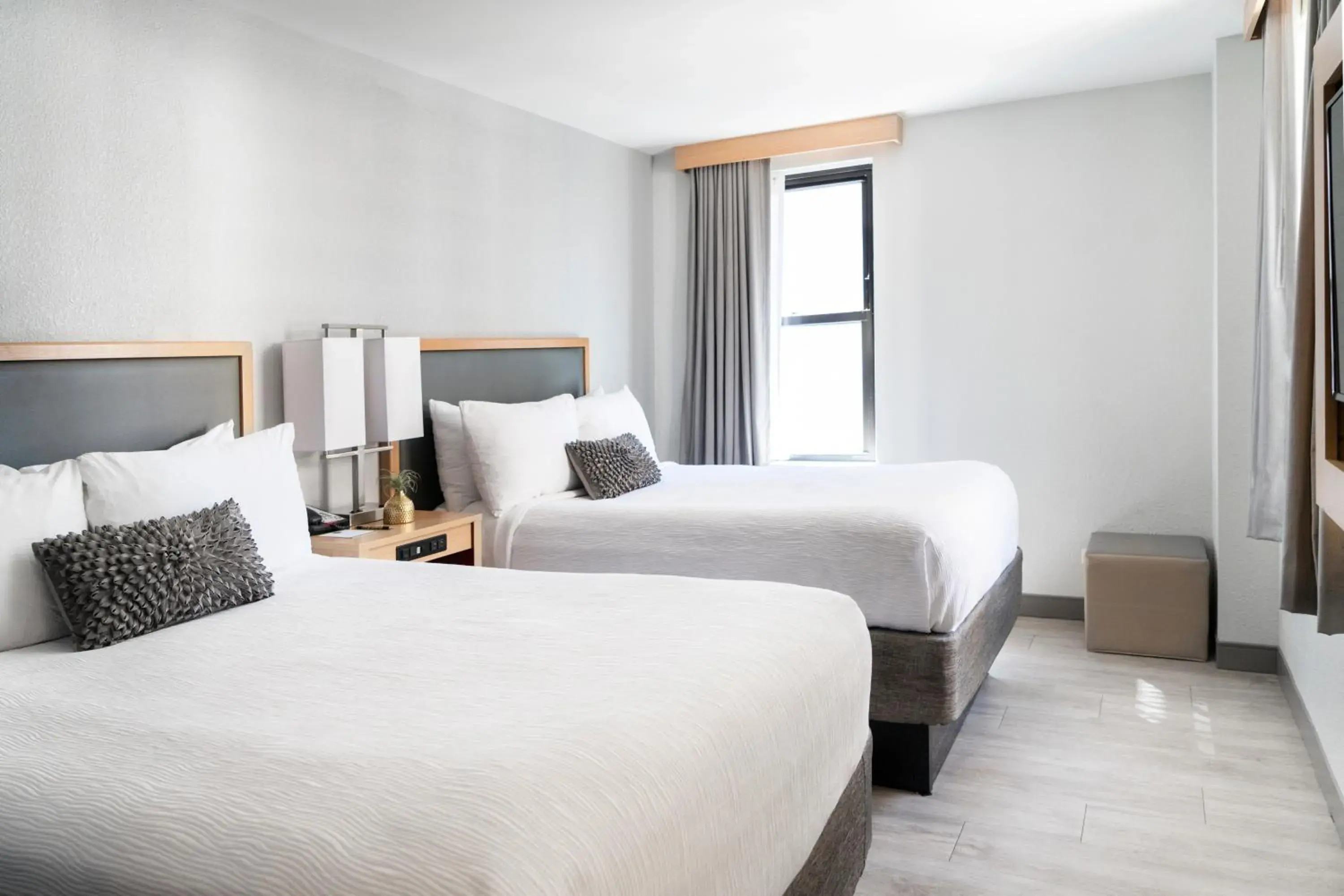 Double Room with Two Double Beds in Hotel Saint Clair - Magnificent Mile Double Room with Two Double Beds in Hotel Saint Clair - Magnificent Mile