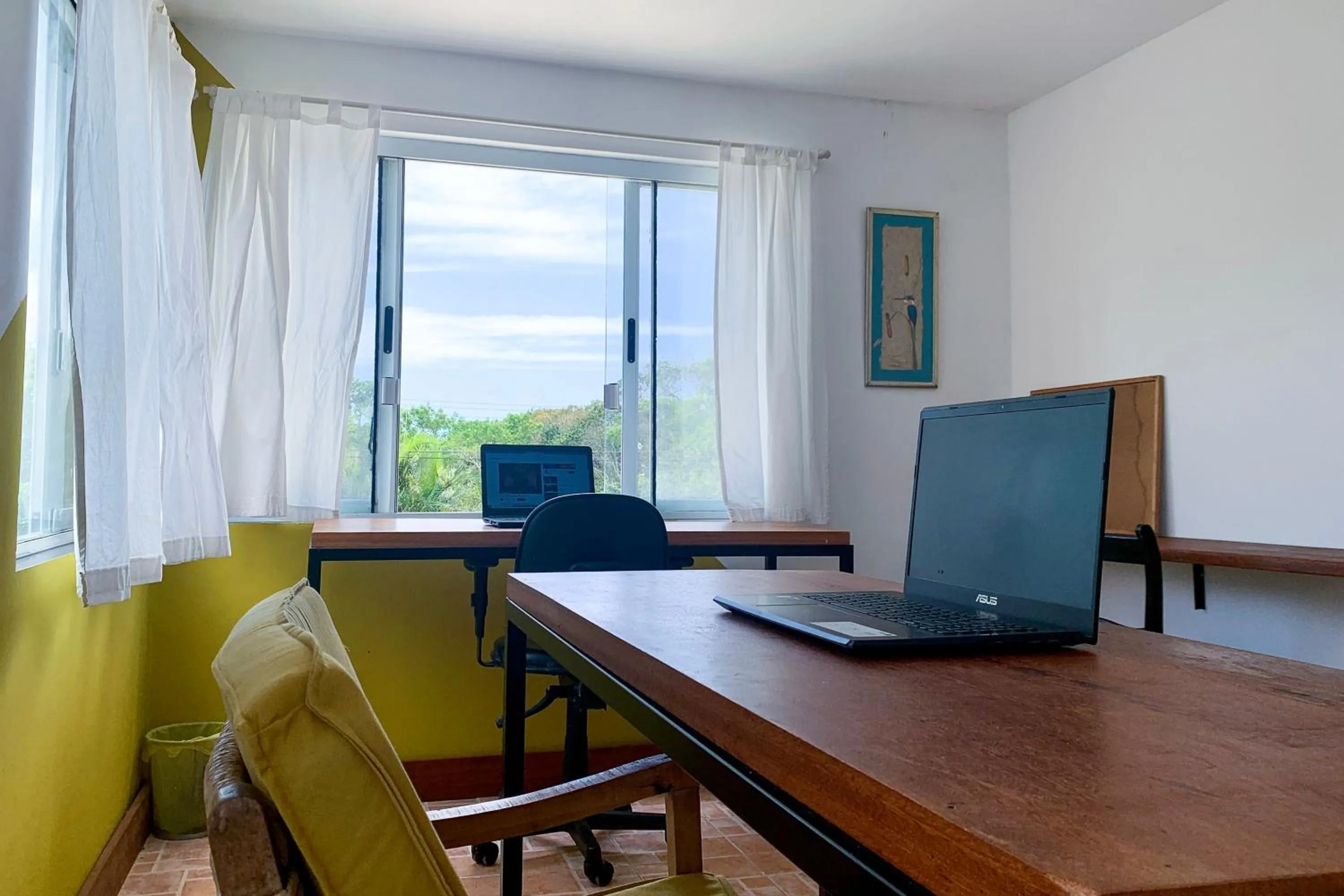 Meeting/conference room in Patz Houz Hostel