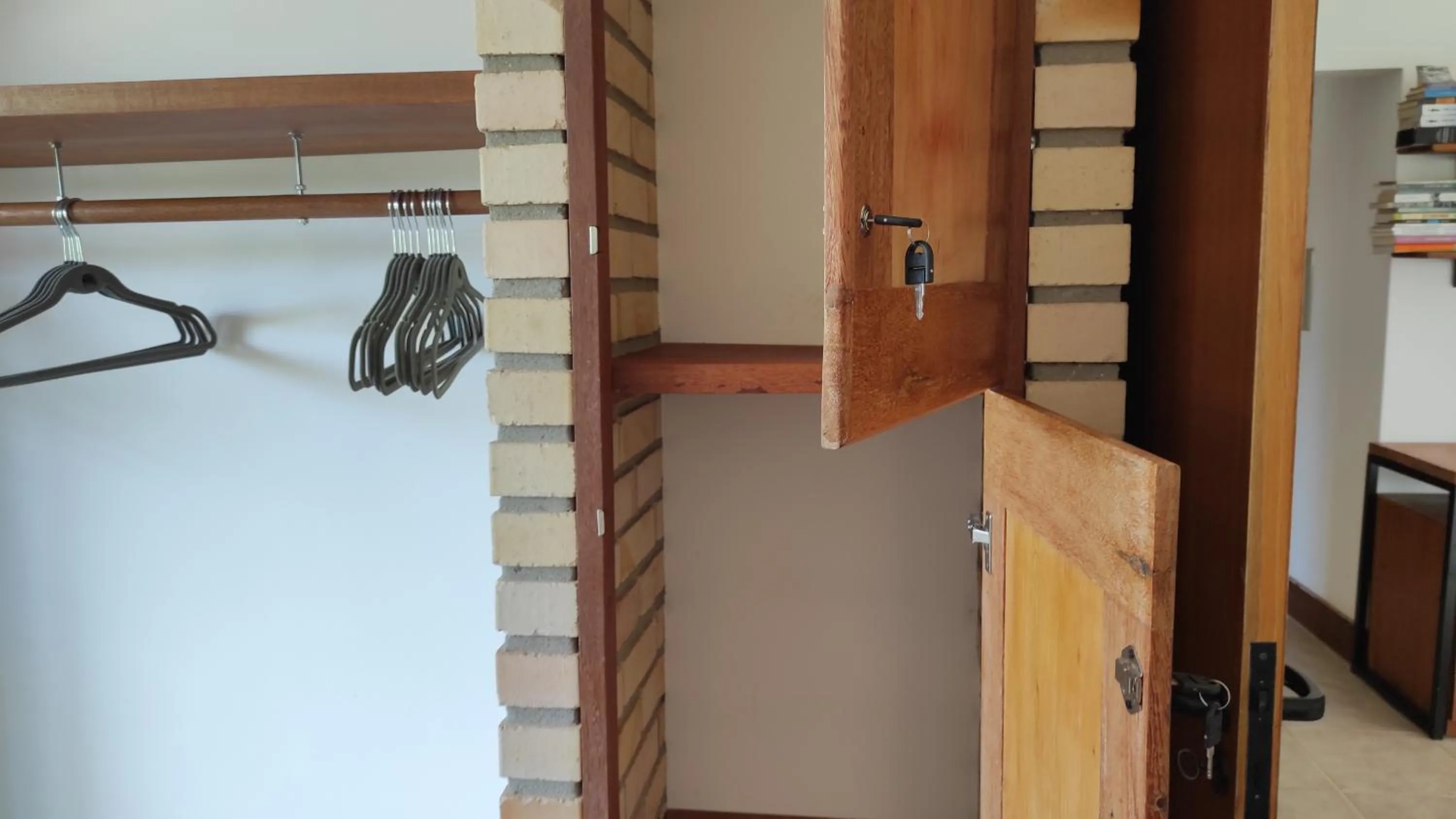 microwave in Patz Houz Hostel