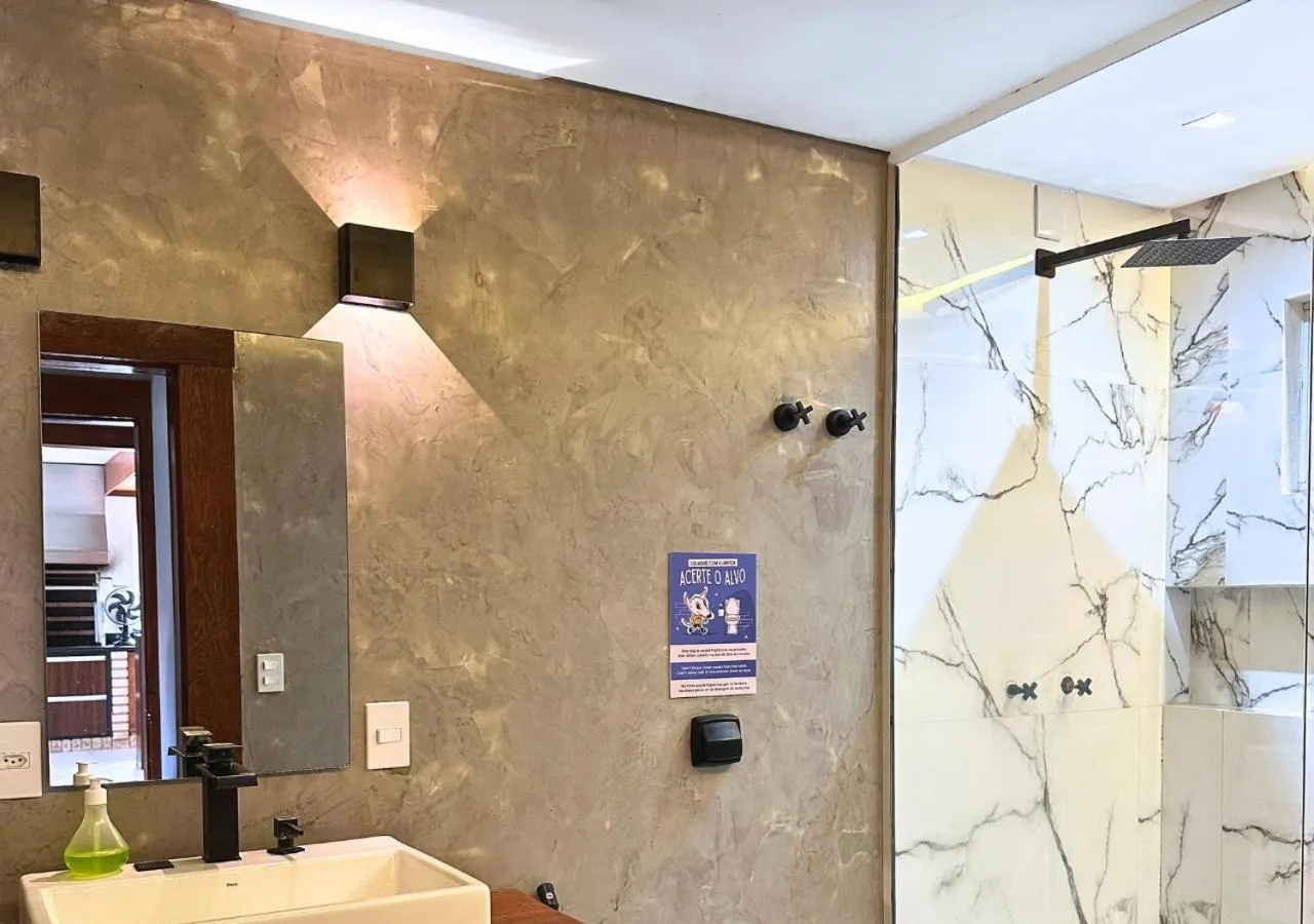 Bathroom in Patz Houz Hostel