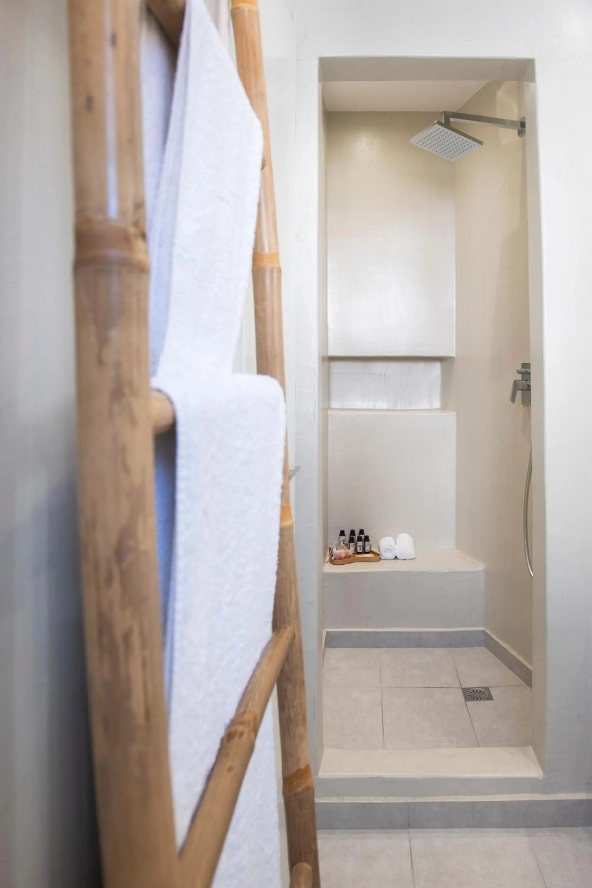 Bathroom in White Orchid Suites