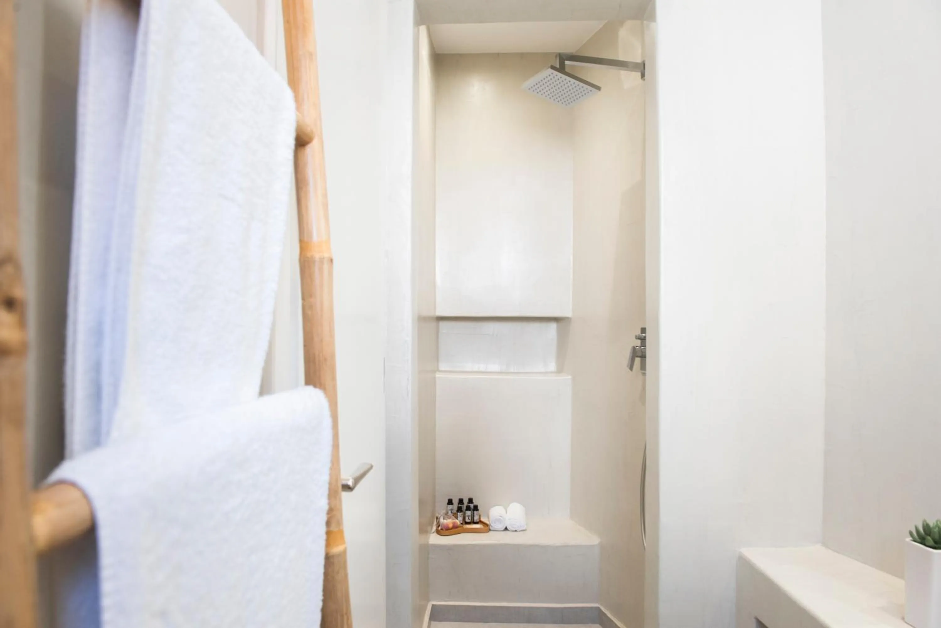 Bathroom in White Orchid Suites