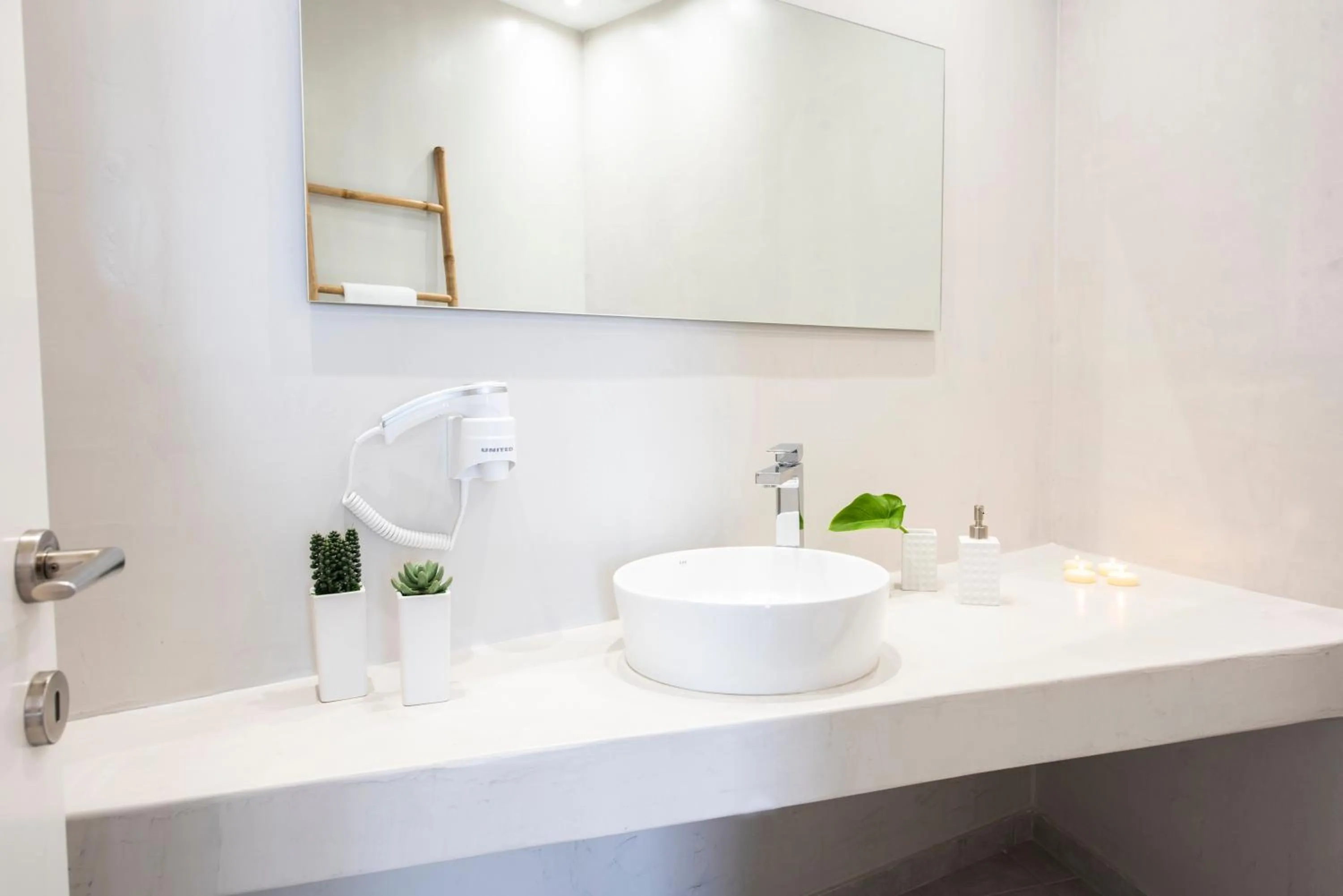 Bathroom in White Orchid Suites