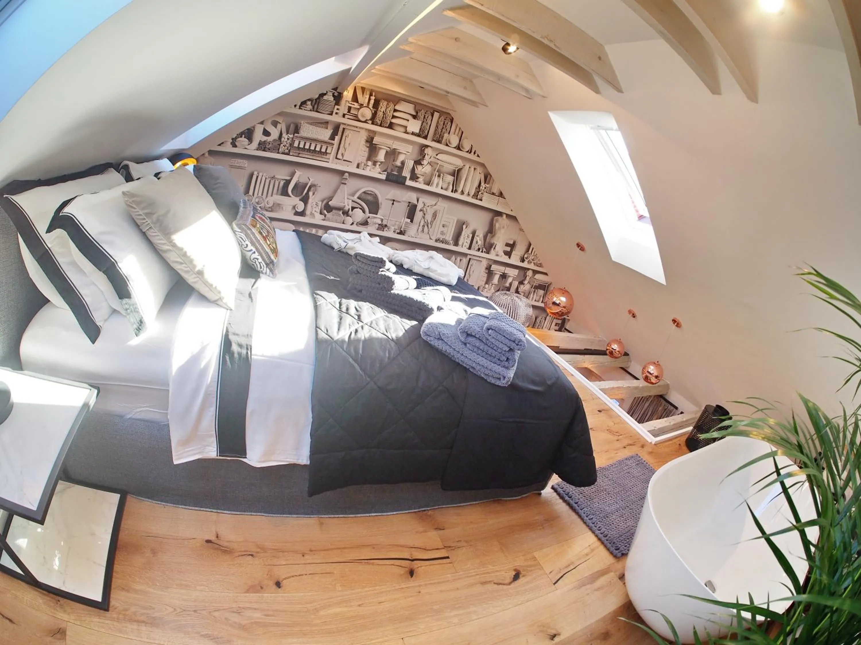 Bedroom, Bed in La Vita e Bella IV