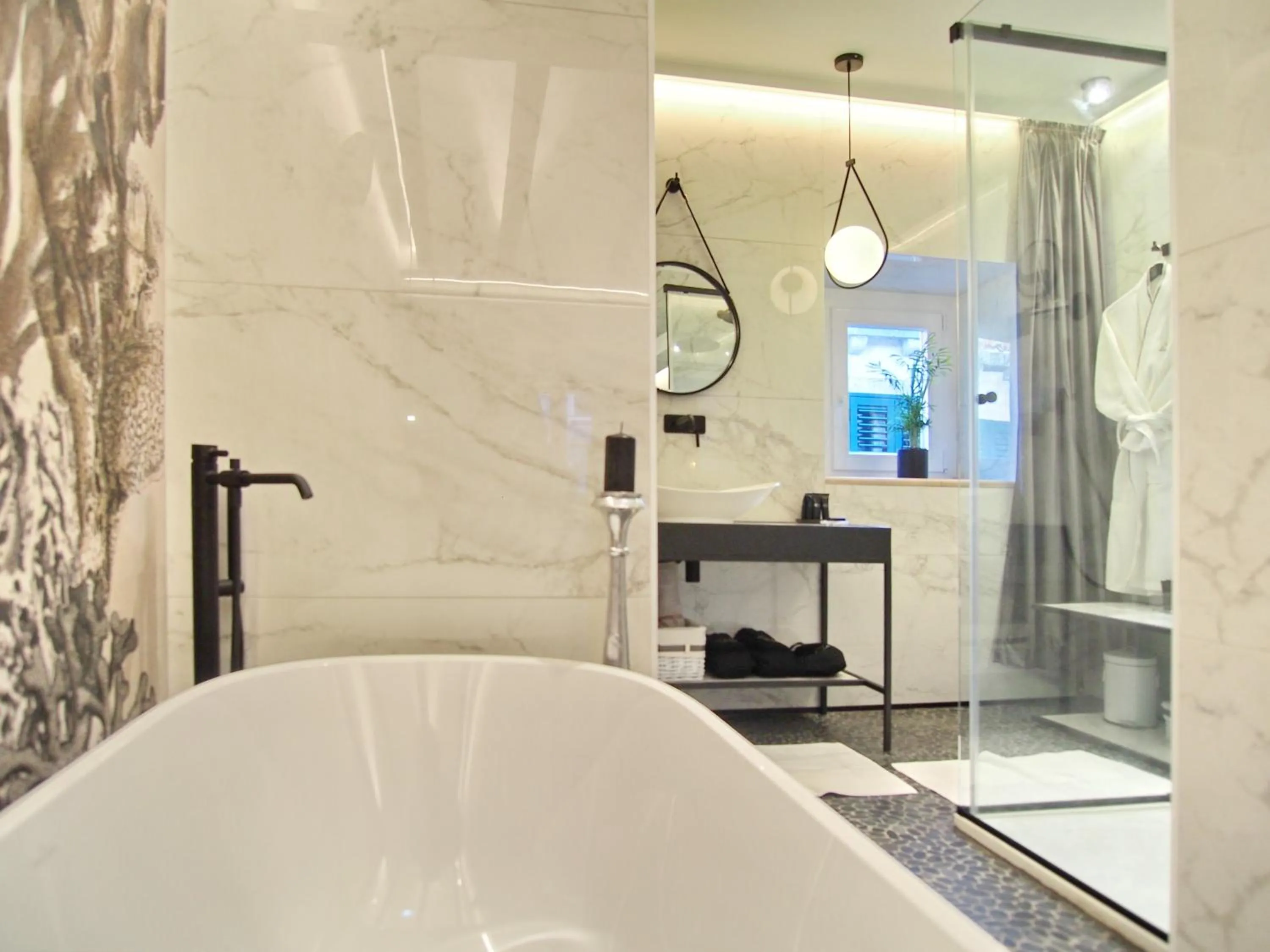 Shower in La Vita e Bella IV