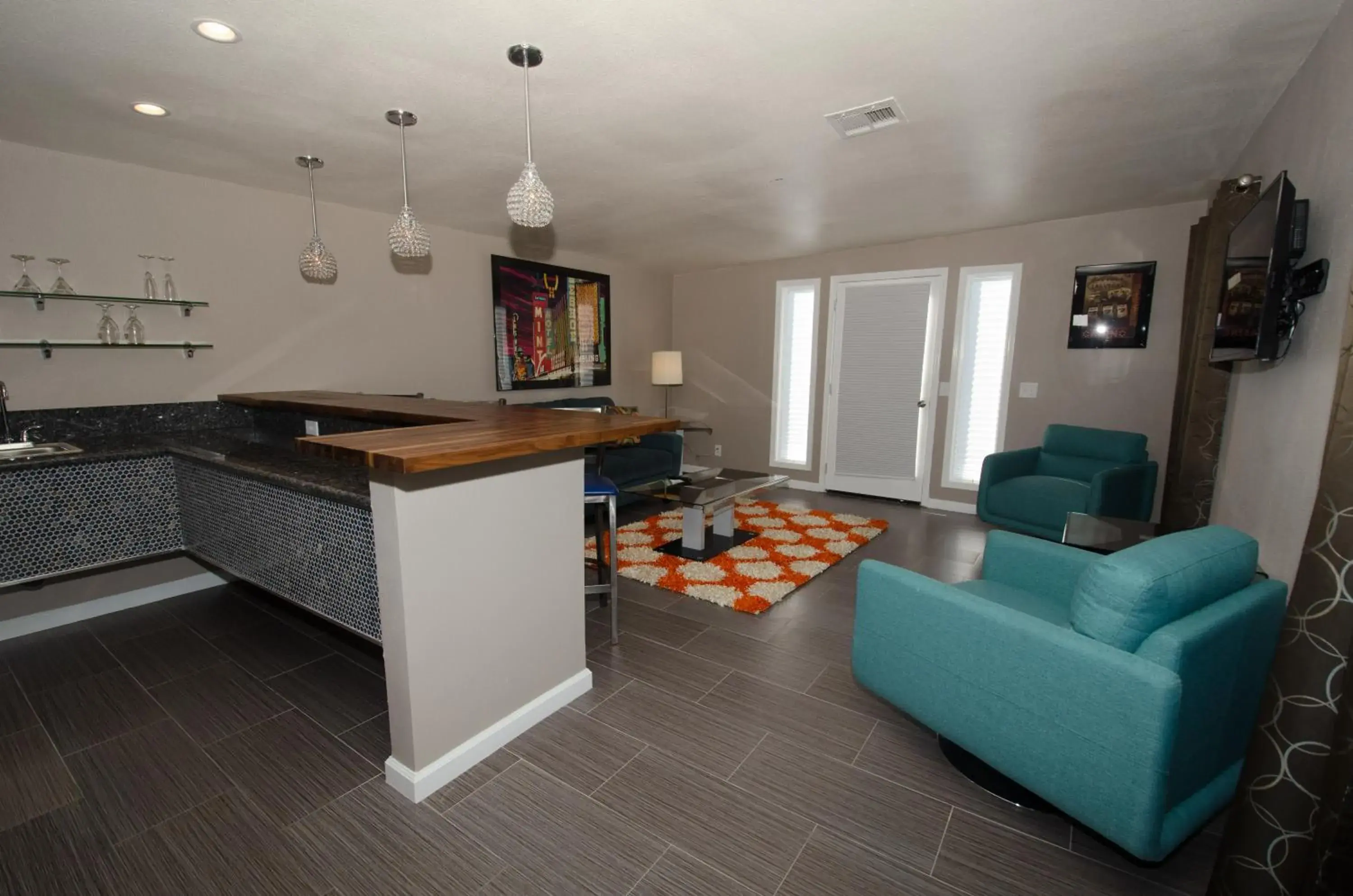 TV and multimedia in Thunderbird Boutique Hotel TV and multimedia in Thunderbird Boutique Hotel