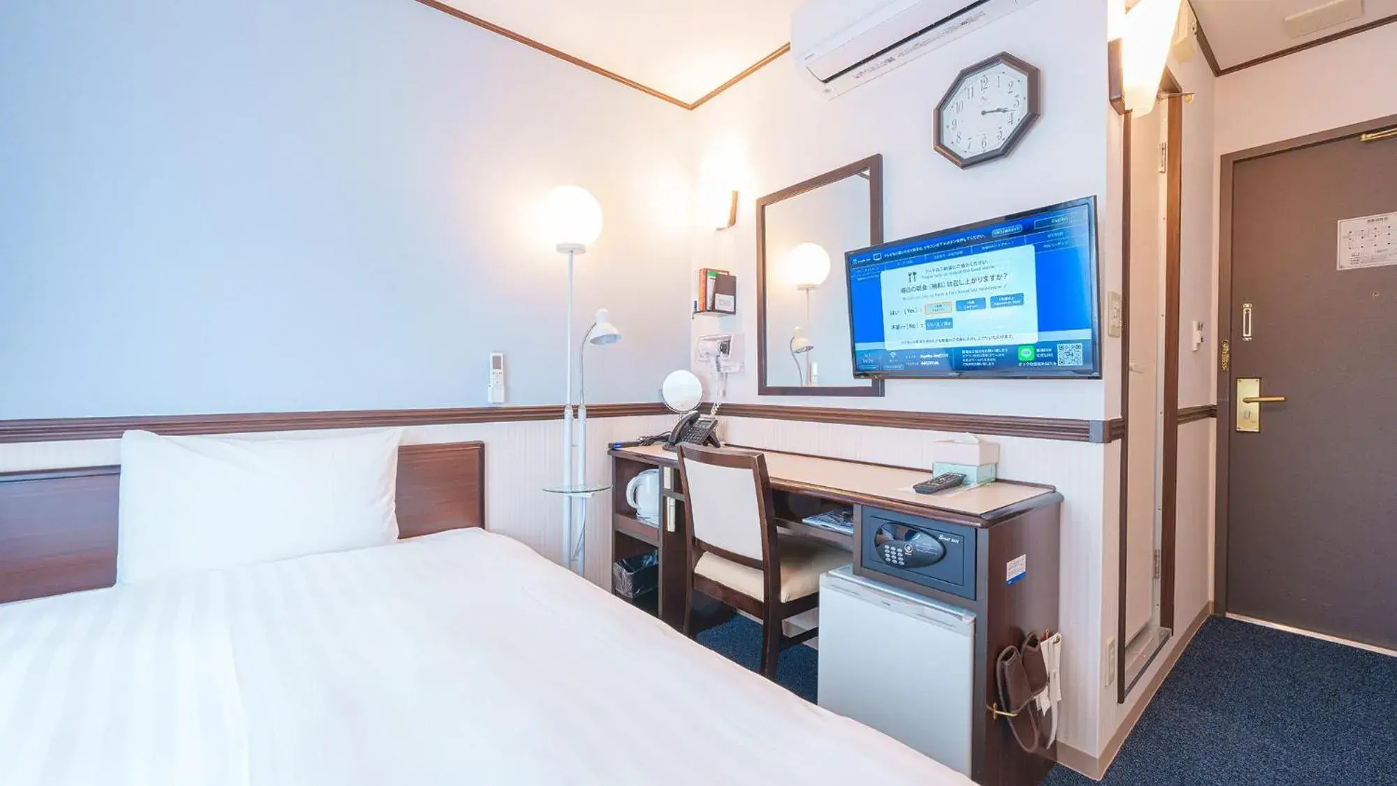 Area and facilities, Bed in Toyoko Inn Shin-Osaka-eki Higashi-guchi Area and facilities, Bed in Toyoko Inn Shin-Osaka-eki Higashi-guchi