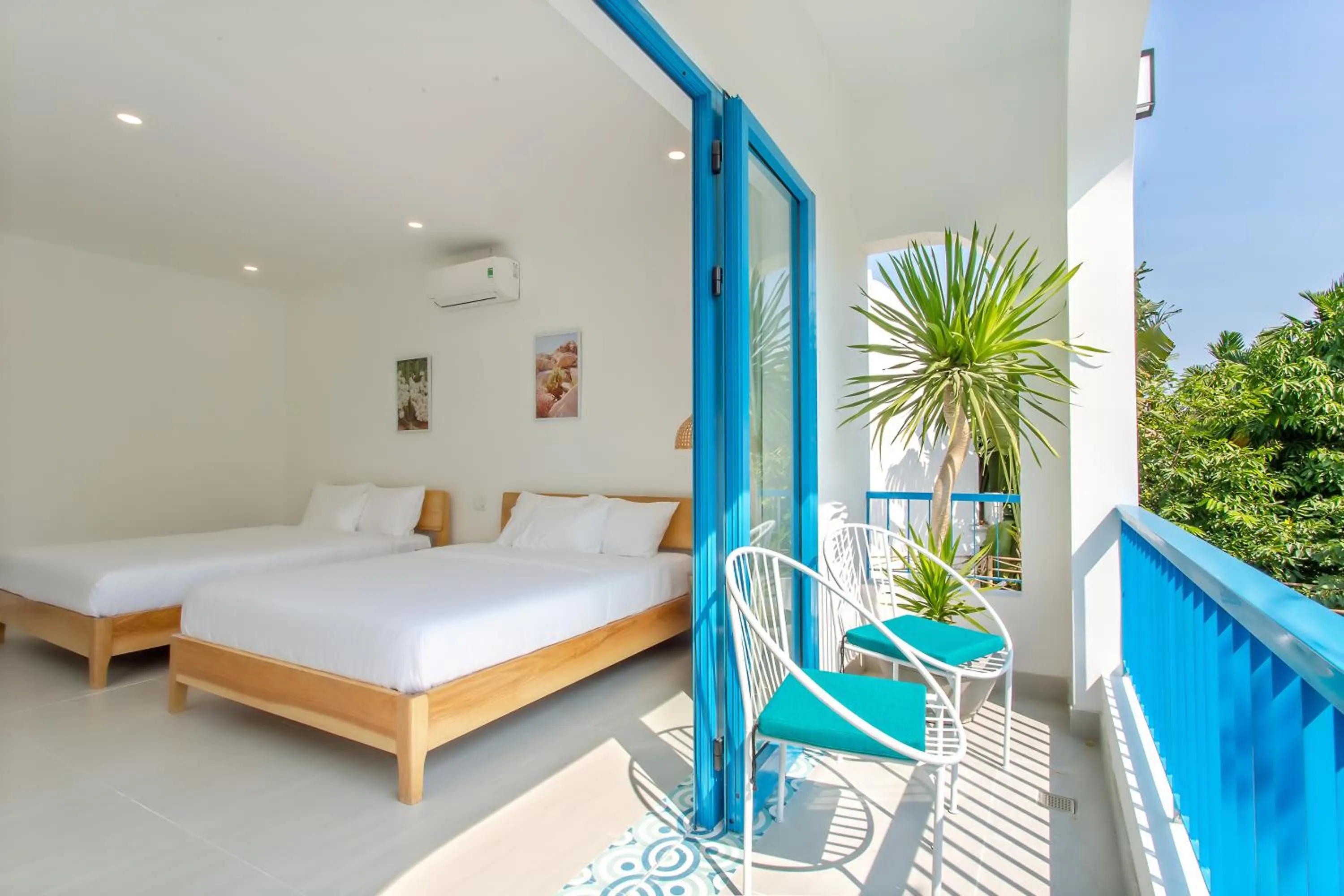 Bed in Santorin HoiAn Villa