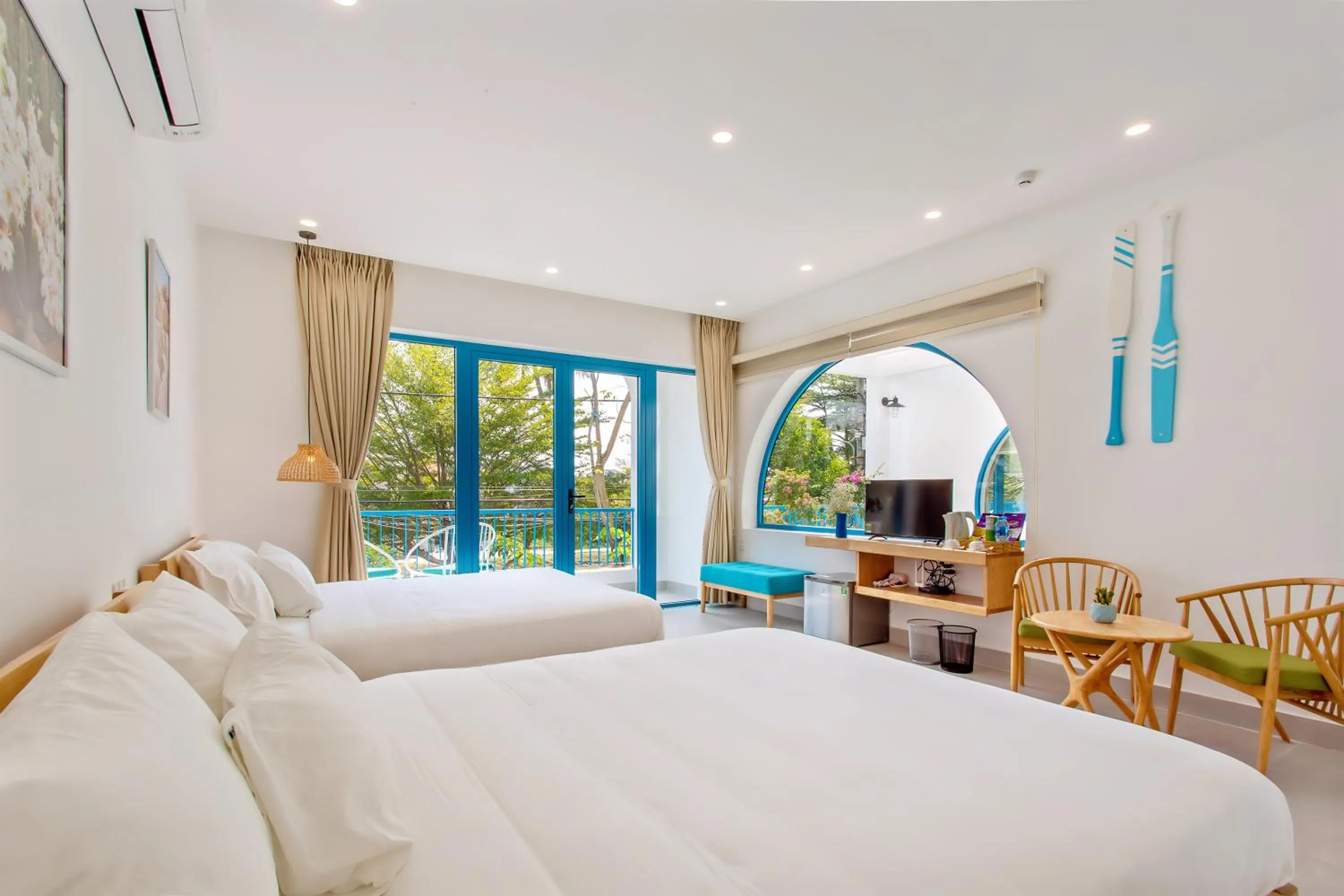 Bed in Santorin HoiAn Villa