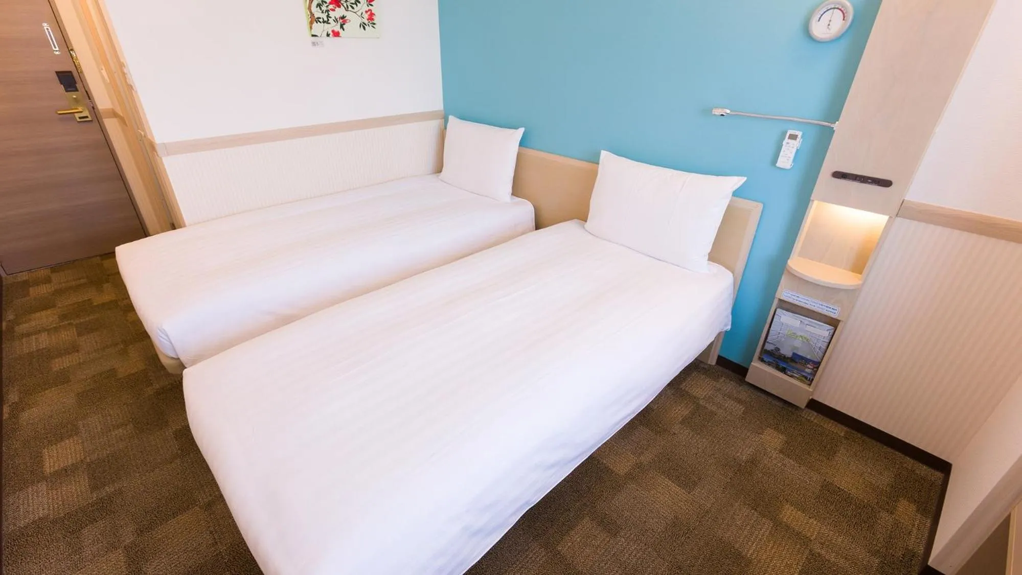 Bedroom, Bed in Toyoko Inn Osaka Hankyu Juso-eki Nishi-guchi No.2