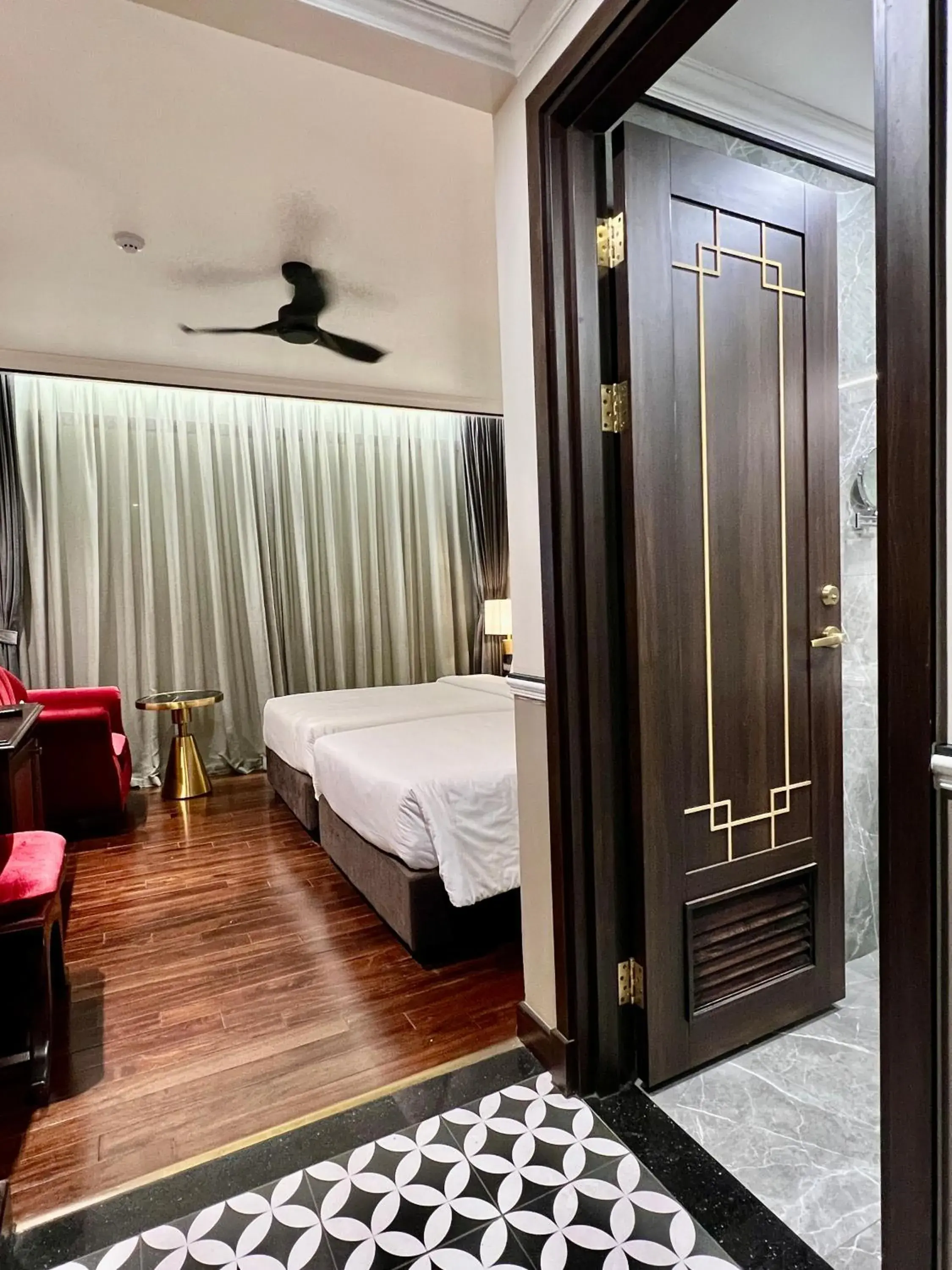 Facade/entrance, Bed in Hotel du Monde Art Facade/entrance, Bed in Hotel du Monde Art