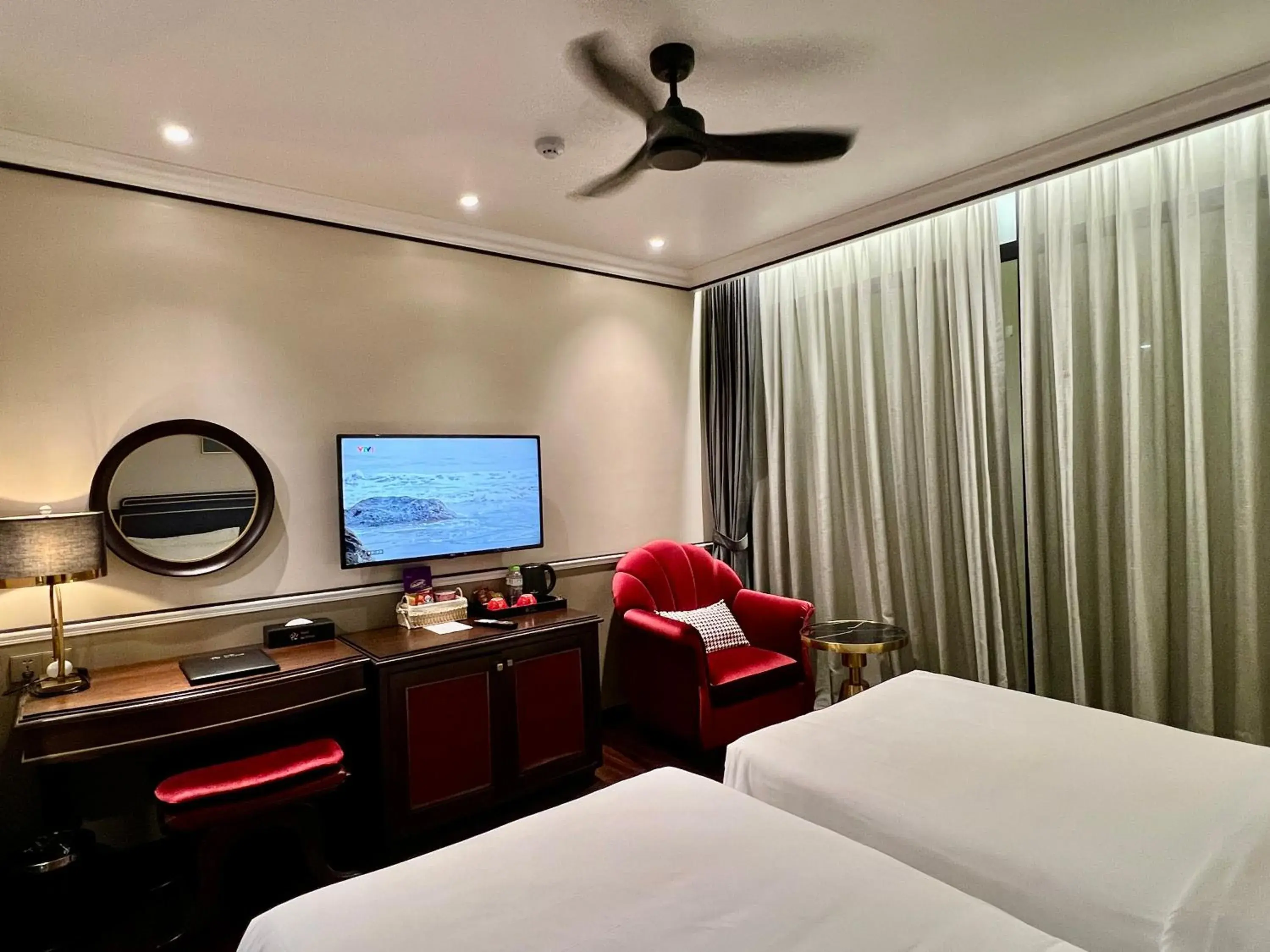 Bed in Hotel du Monde Art Bed in Hotel du Monde Art