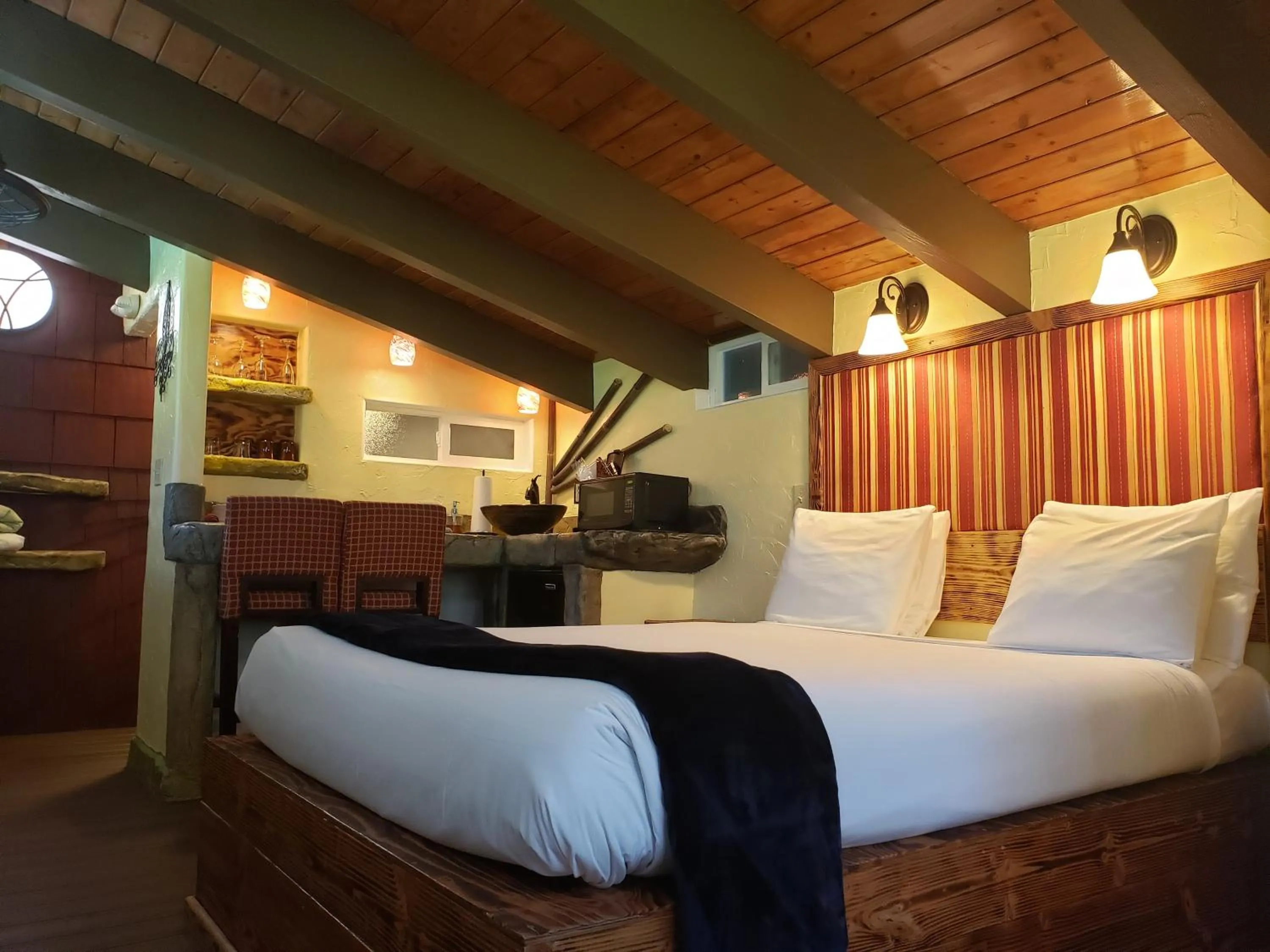 Bedroom, Bed in Chalet Kilauea